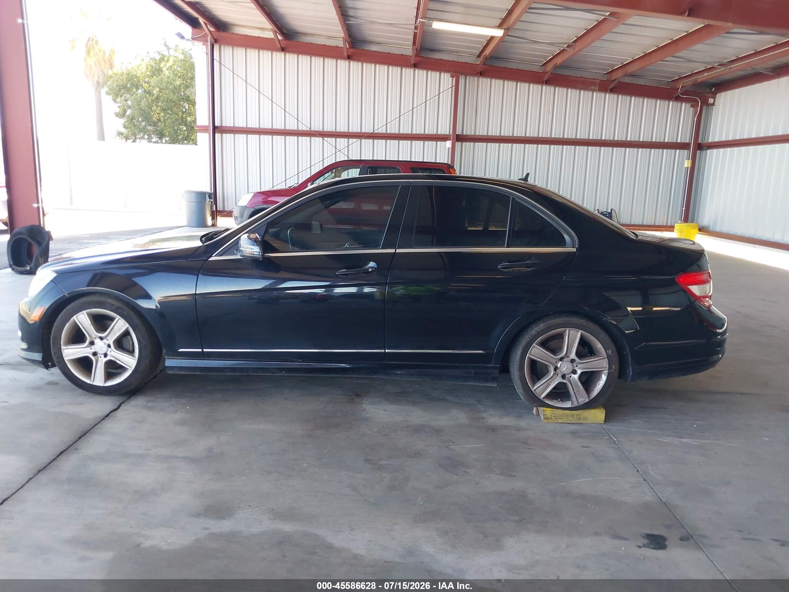 2010 Mercedes-benz C 300 Black vin: WDDGF5EBXAR112716