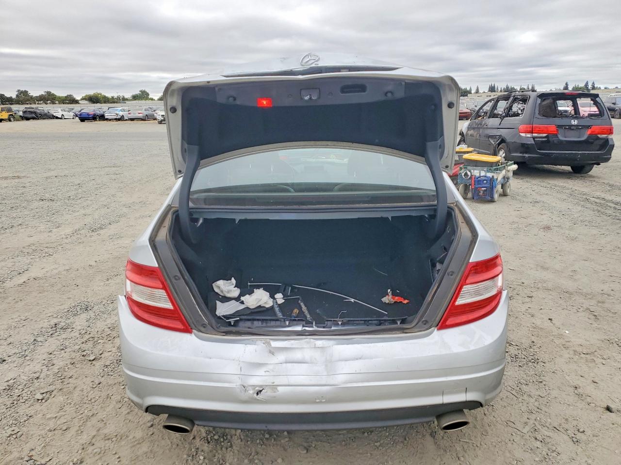 2010 Mercedes-benz C 300 Silver vin: WDDGF5EBXAR121058