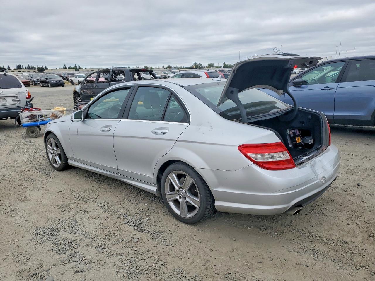 2010 Mercedes-benz C 300 Silver vin: WDDGF5EBXAR121058