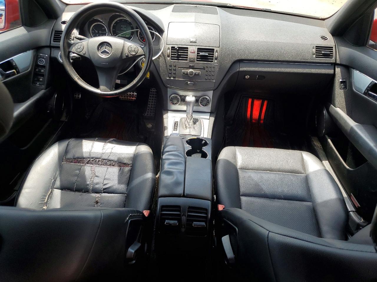 2010 Mercedes-benz C 300 Red vin: WDDGF5EBXAR125756