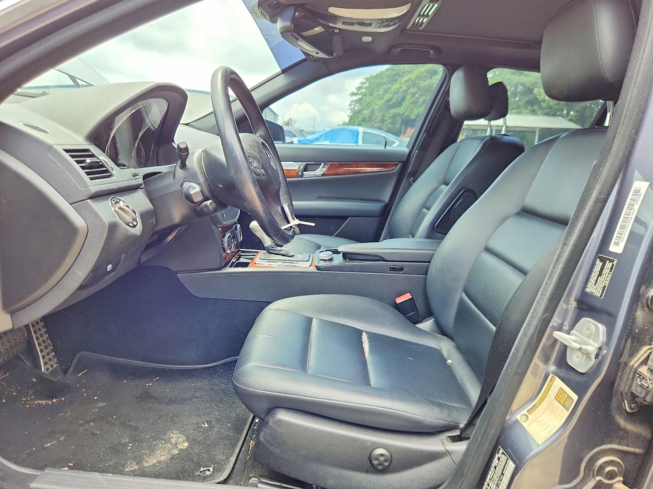 2010 Mercedes-benz C 300 Gray vin: WDDGF5EBXAR128740