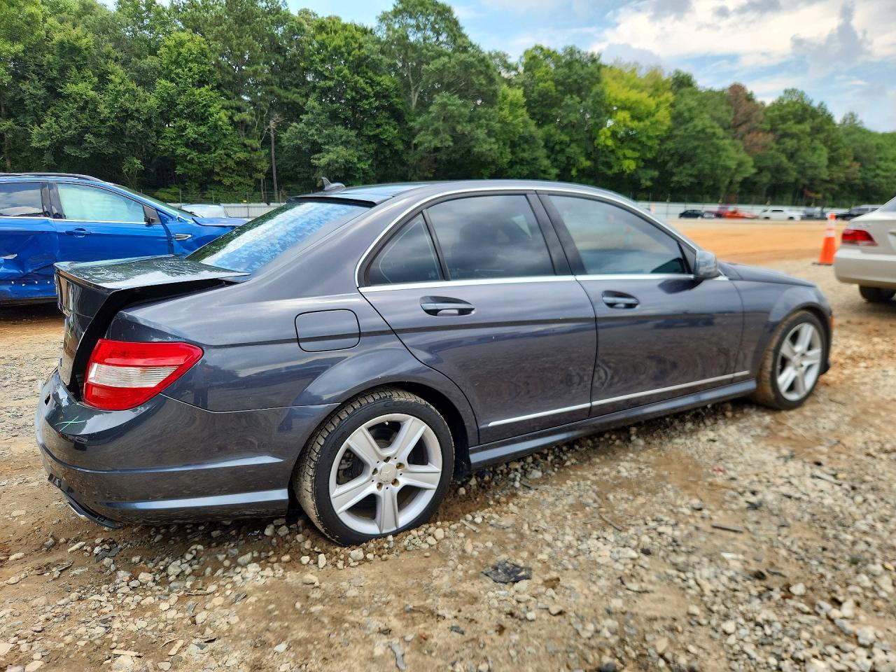 2010 Mercedes-benz C 300 Gray vin: WDDGF5EBXAR128740