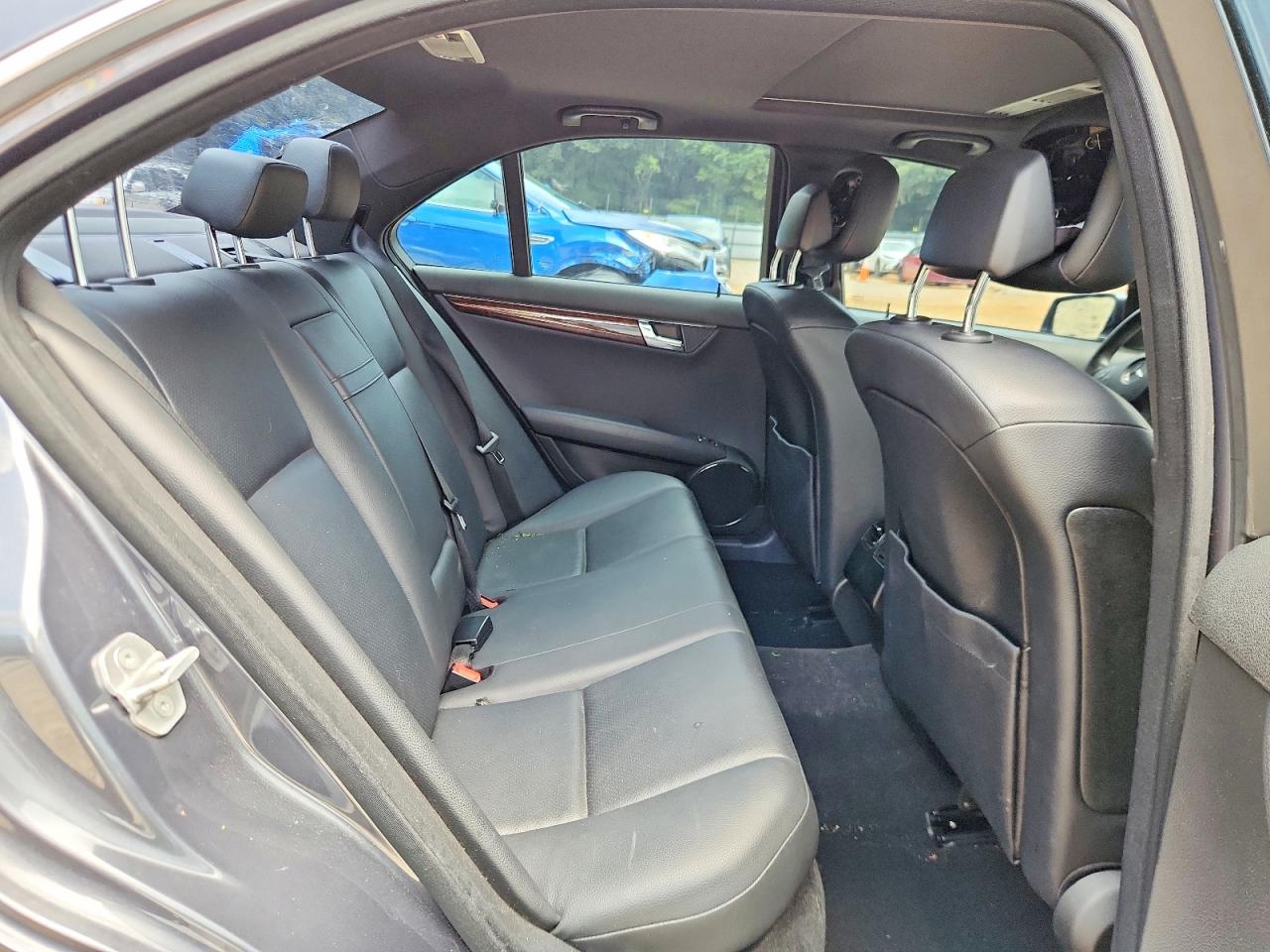 2010 Mercedes-benz C 300 Gray vin: WDDGF5EBXAR128740