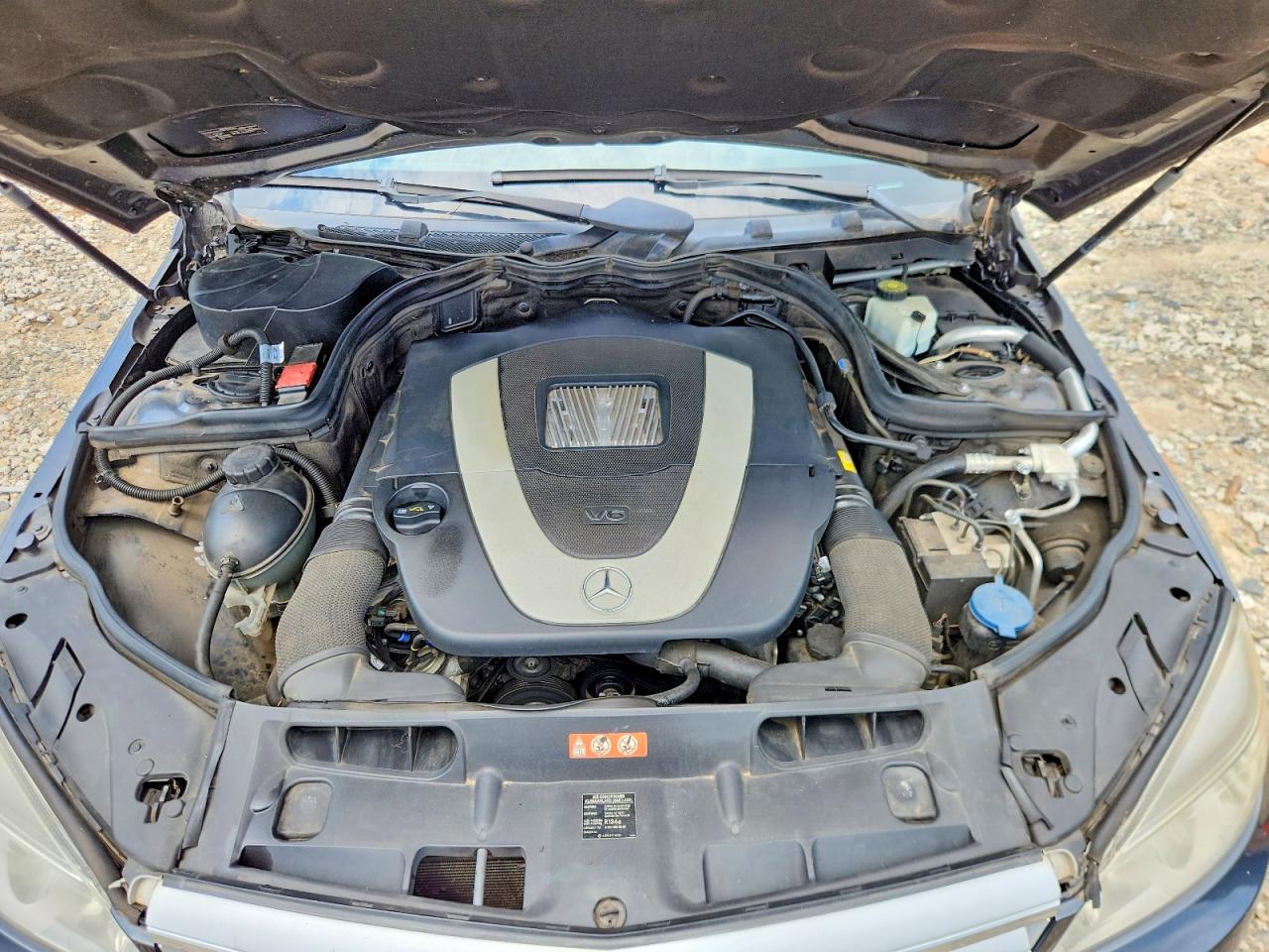 2010 Mercedes-benz C 300 Gray vin: WDDGF5EBXAR128740