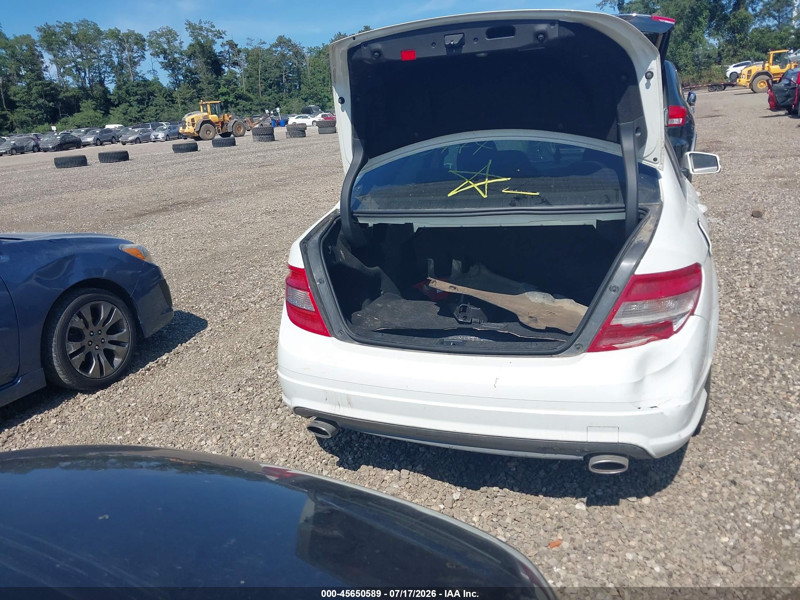 2010 Mercedes-benz C 300 Sport Белый vin: WDDGF5EBXAR129970