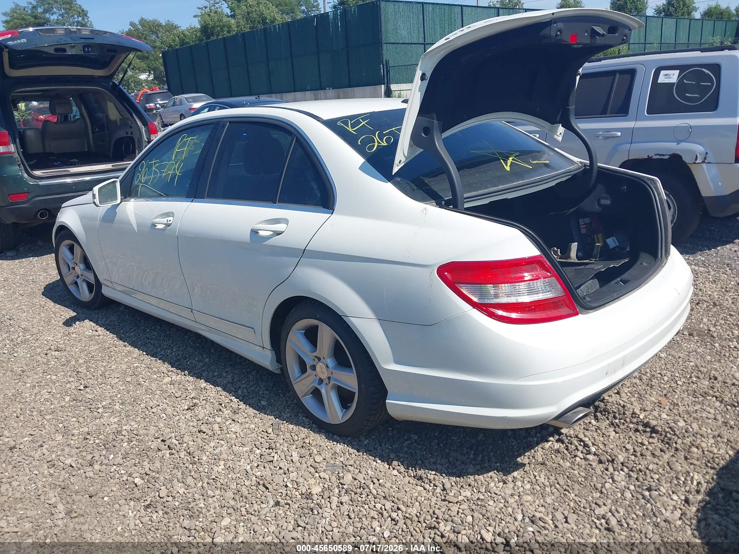 2010 Mercedes-benz C 300 Sport Белый vin: WDDGF5EBXAR129970