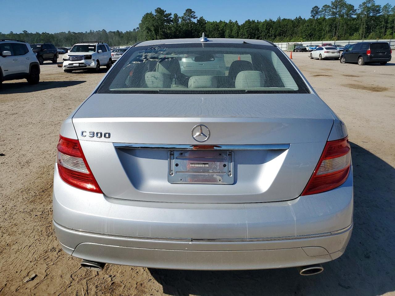 2010 Mercedes-benz C 300 Silver vin: WDDGF5EBXAR130553