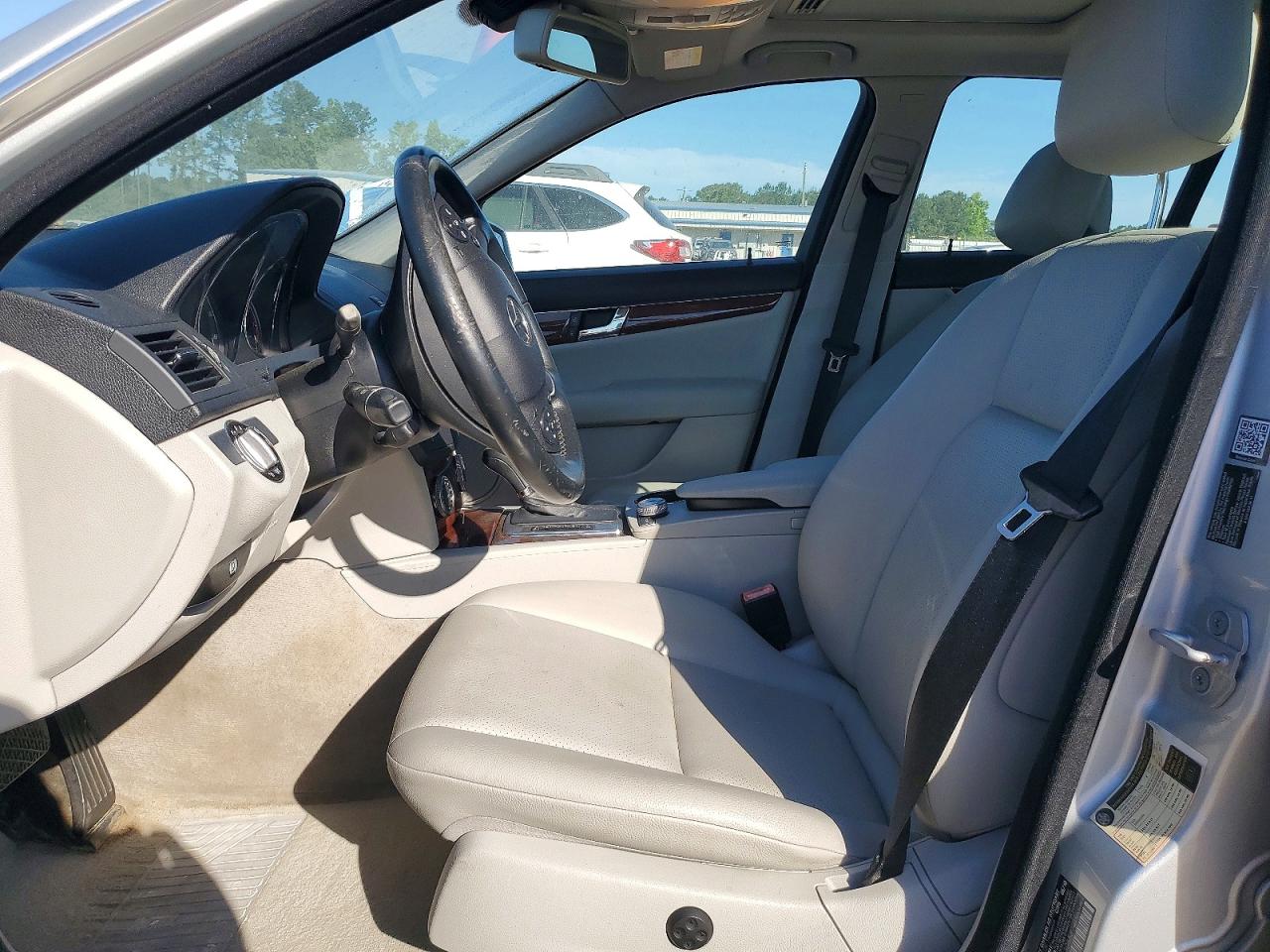 2010 Mercedes-benz C 300 Silver vin: WDDGF5EBXAR130553