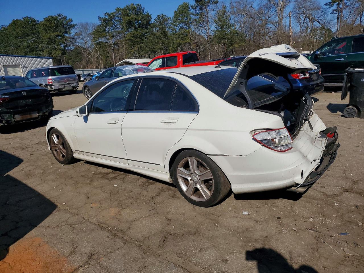 2011 Mercedes-benz C 300 White vin: WDDGF5EBXBA448480