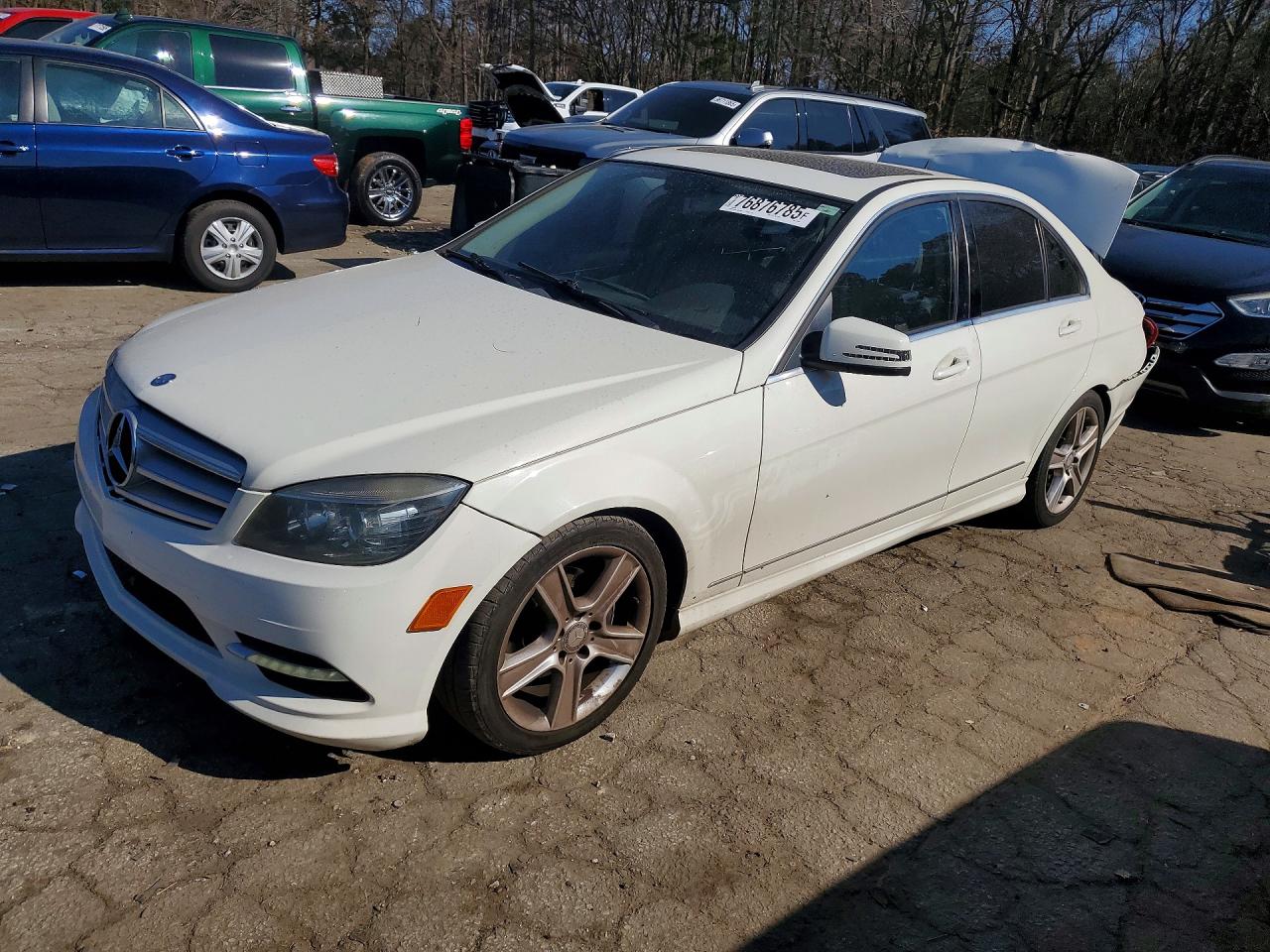 2011 Mercedes-benz C 300 White vin: WDDGF5EBXBA448480
