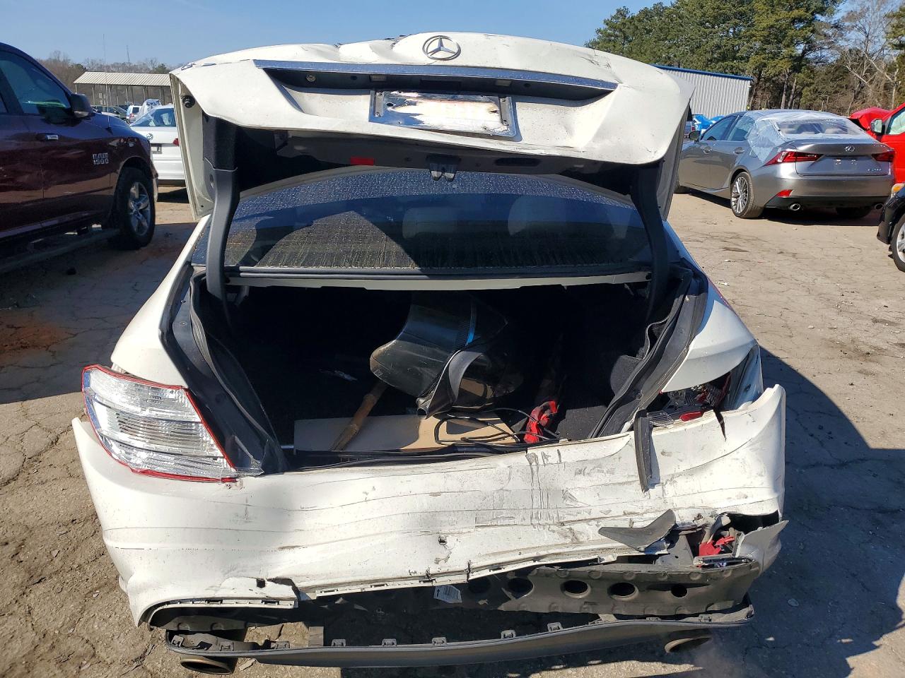 2011 Mercedes-benz C 300 White vin: WDDGF5EBXBA448480