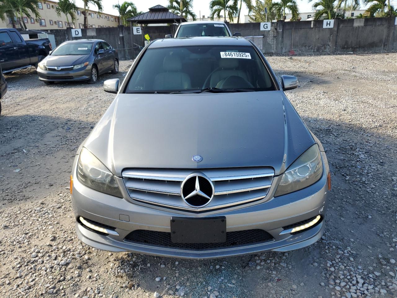2011 Mercedes-benz C 300 Silver vin: WDDGF5EBXBA482581