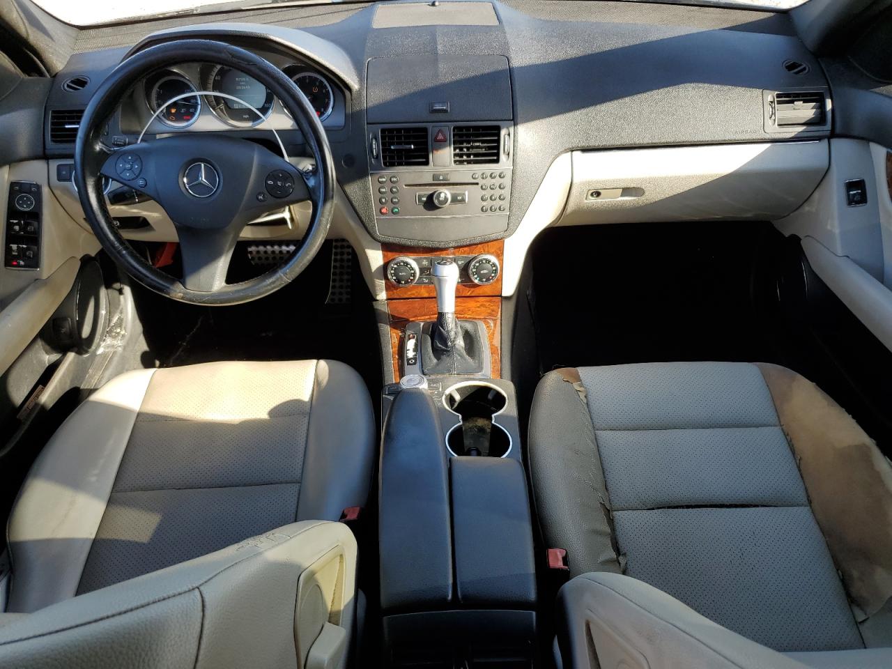 2011 Mercedes-benz C 300 Silver vin: WDDGF5EBXBA482581