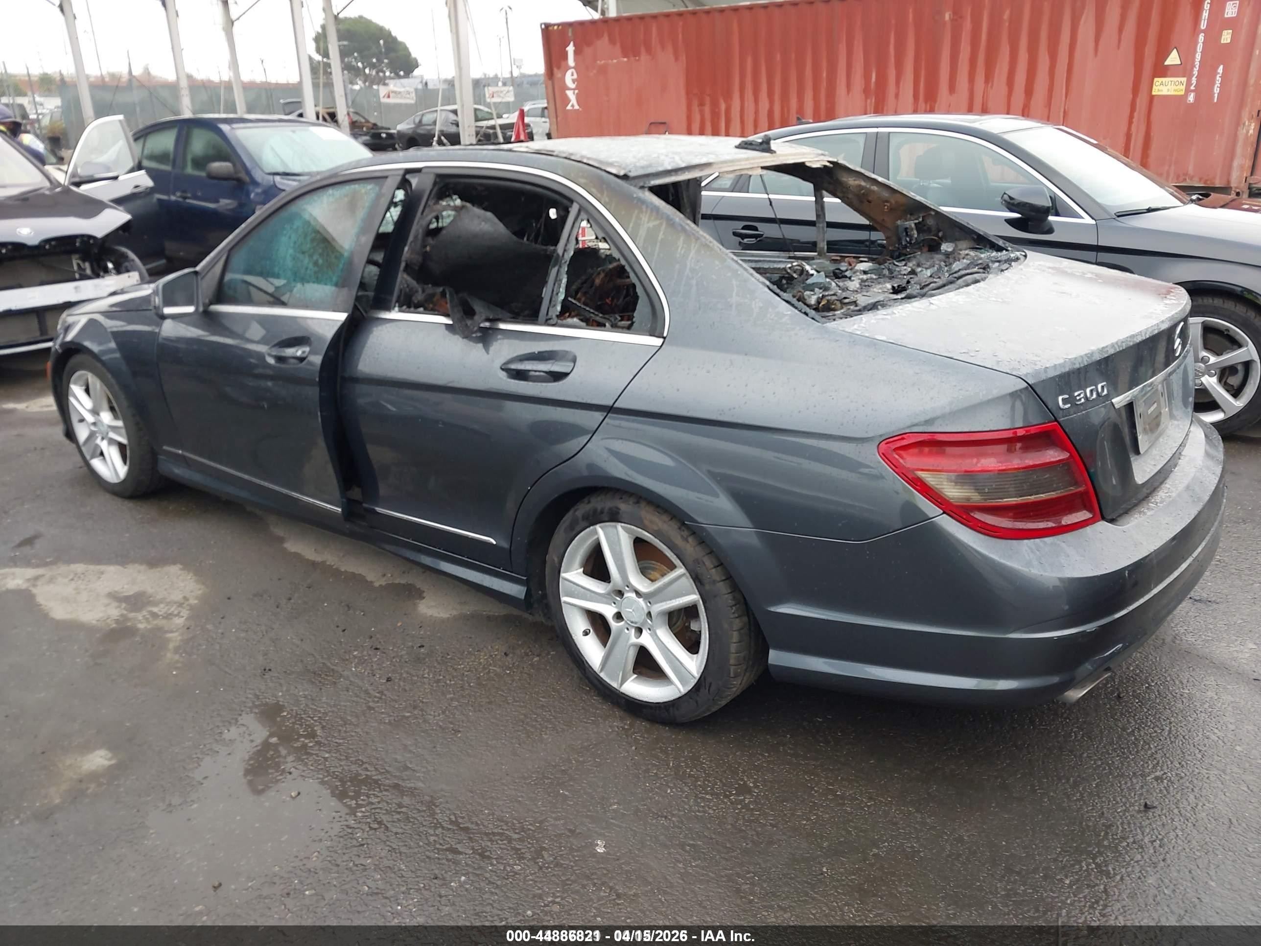 2011 Mercedes-benz C 300 Sport Серый vin: WDDGF5EBXBA499803