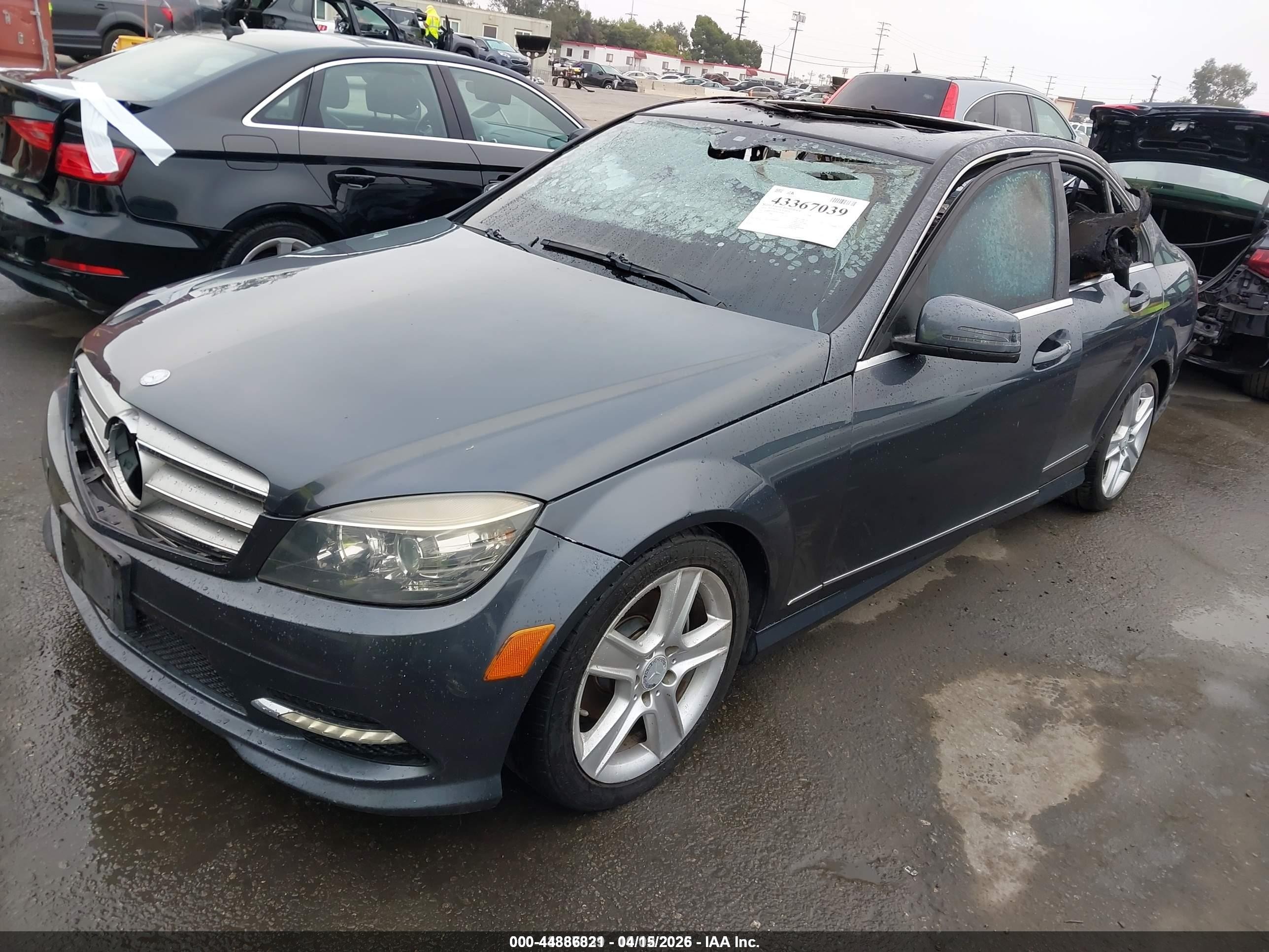 2011 Mercedes-benz C 300 Sport Серый vin: WDDGF5EBXBA499803