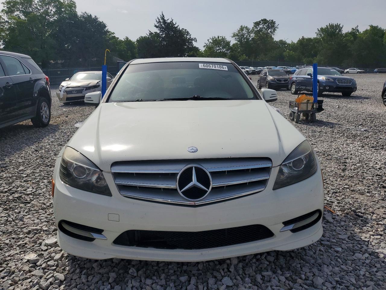 2011 Mercedes-benz C 300 Белый vin: WDDGF5EBXBA509021