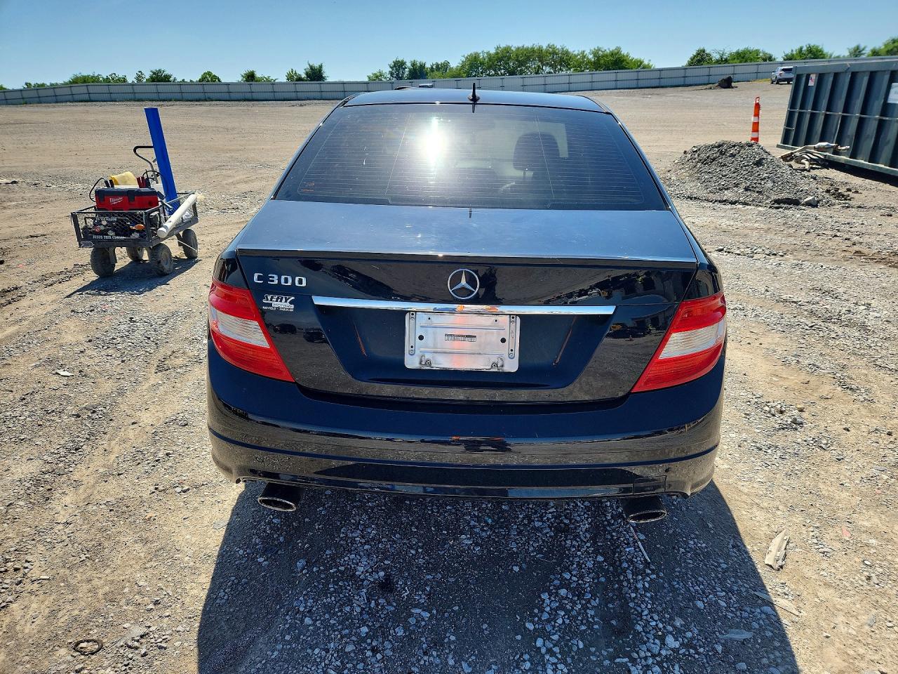 2011 Mercedes-benz C 300 Black vin: WDDGF5EBXBA522173
