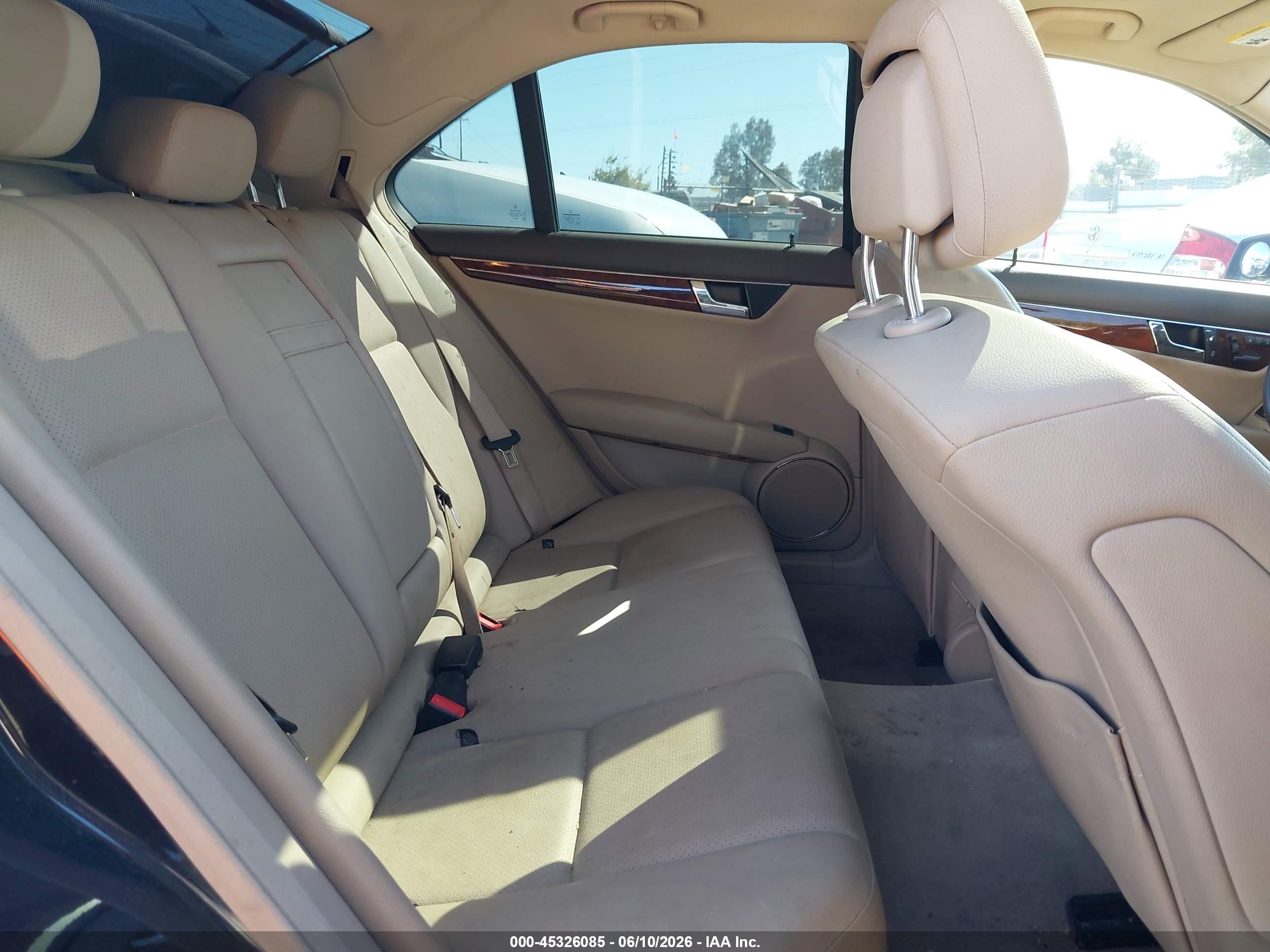 2011 Mercedes-benz C 300 Sport Blue vin: WDDGF5EBXBR136953