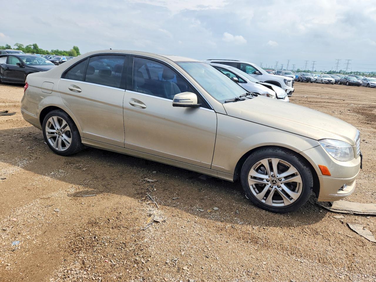2011 Mercedes-benz C 300 Beige vin: WDDGF5EBXBR138606