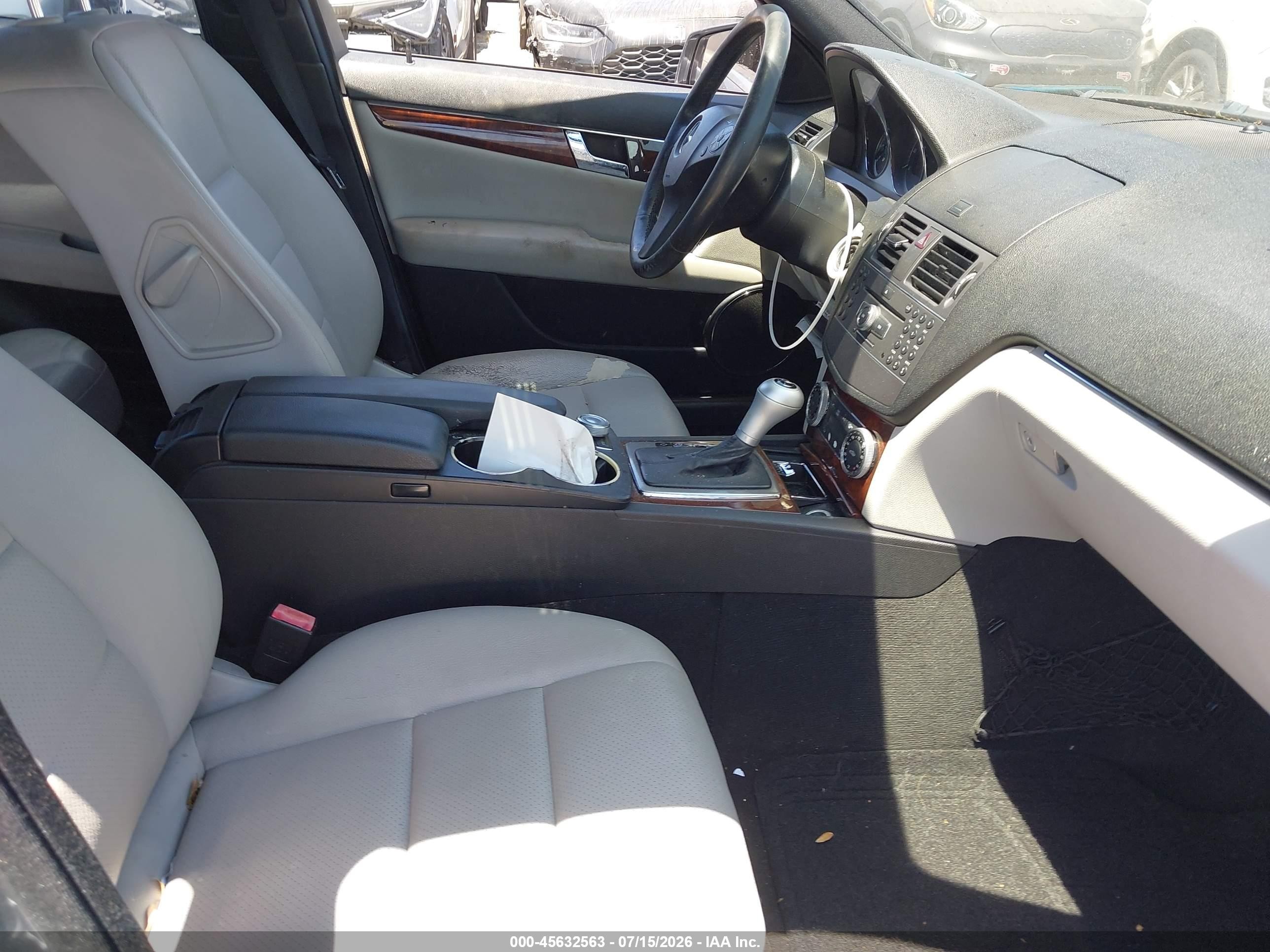 2011 Mercedes-benz C 300 Luxury/sport Gray vin: WDDGF5EBXBR145040