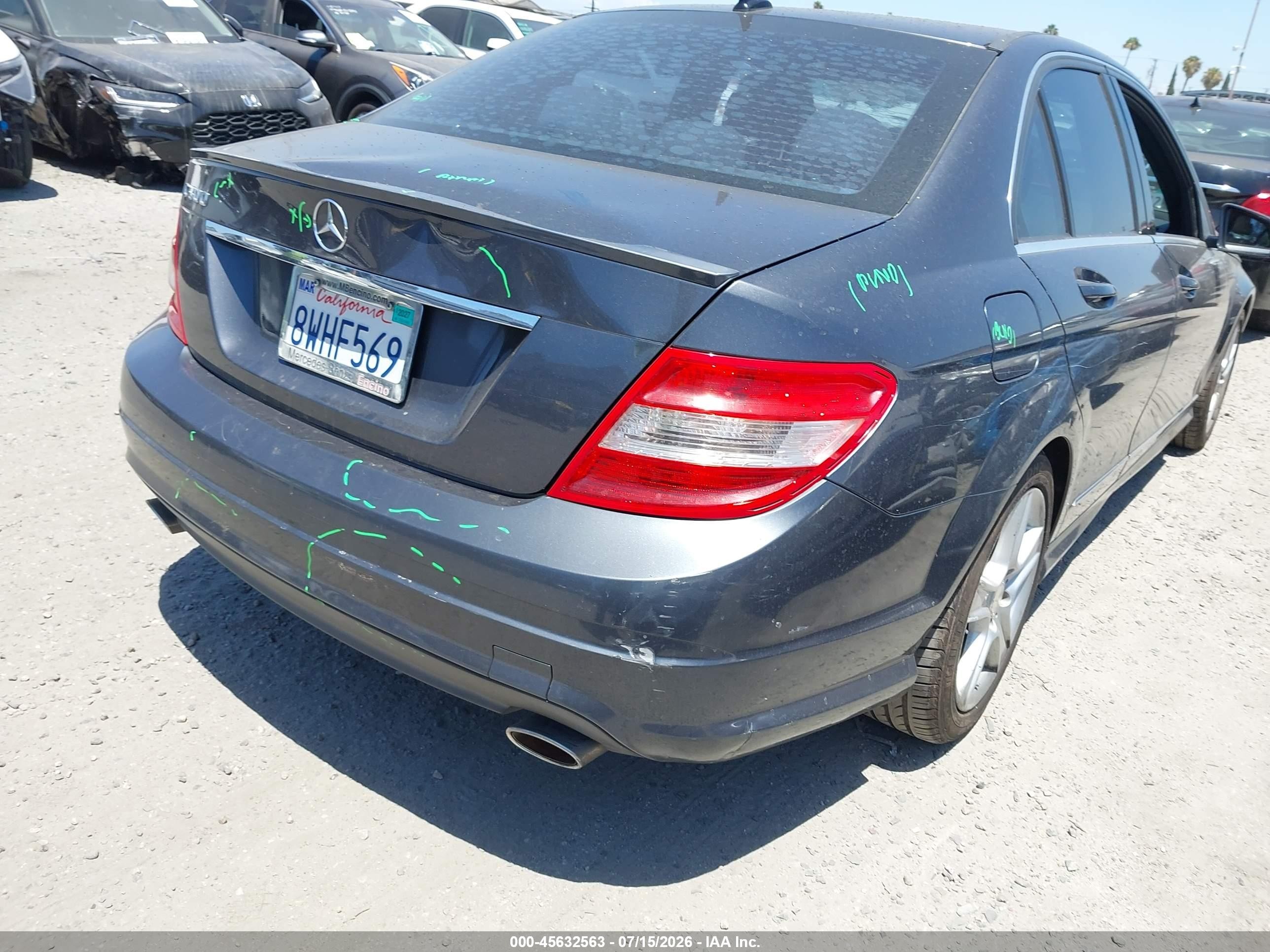 2011 Mercedes-benz C 300 Luxury/sport Gray vin: WDDGF5EBXBR145040