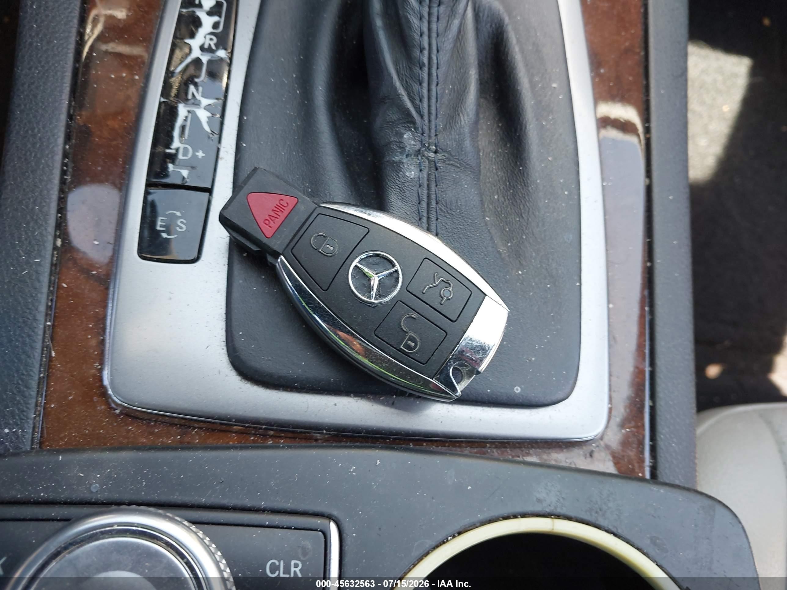 2011 Mercedes-benz C 300 Luxury/sport Gray vin: WDDGF5EBXBR145040