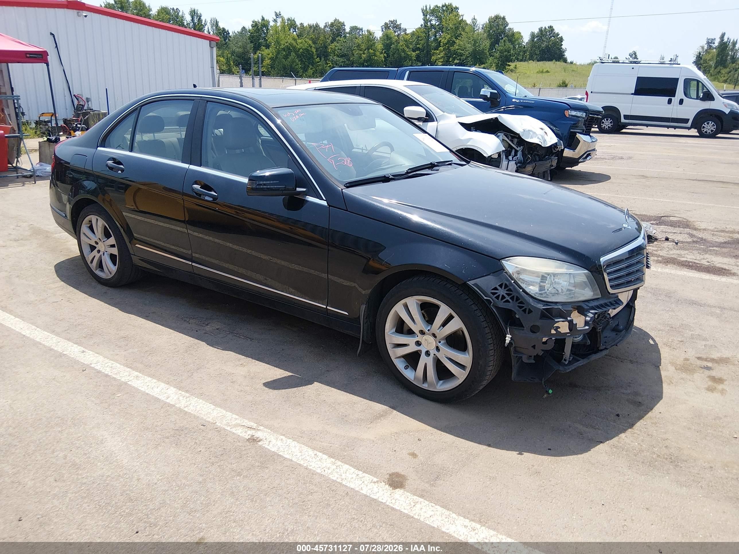2011 Mercedes-benz C 300 Luxury/sport Черный vin: WDDGF5EBXBR158774