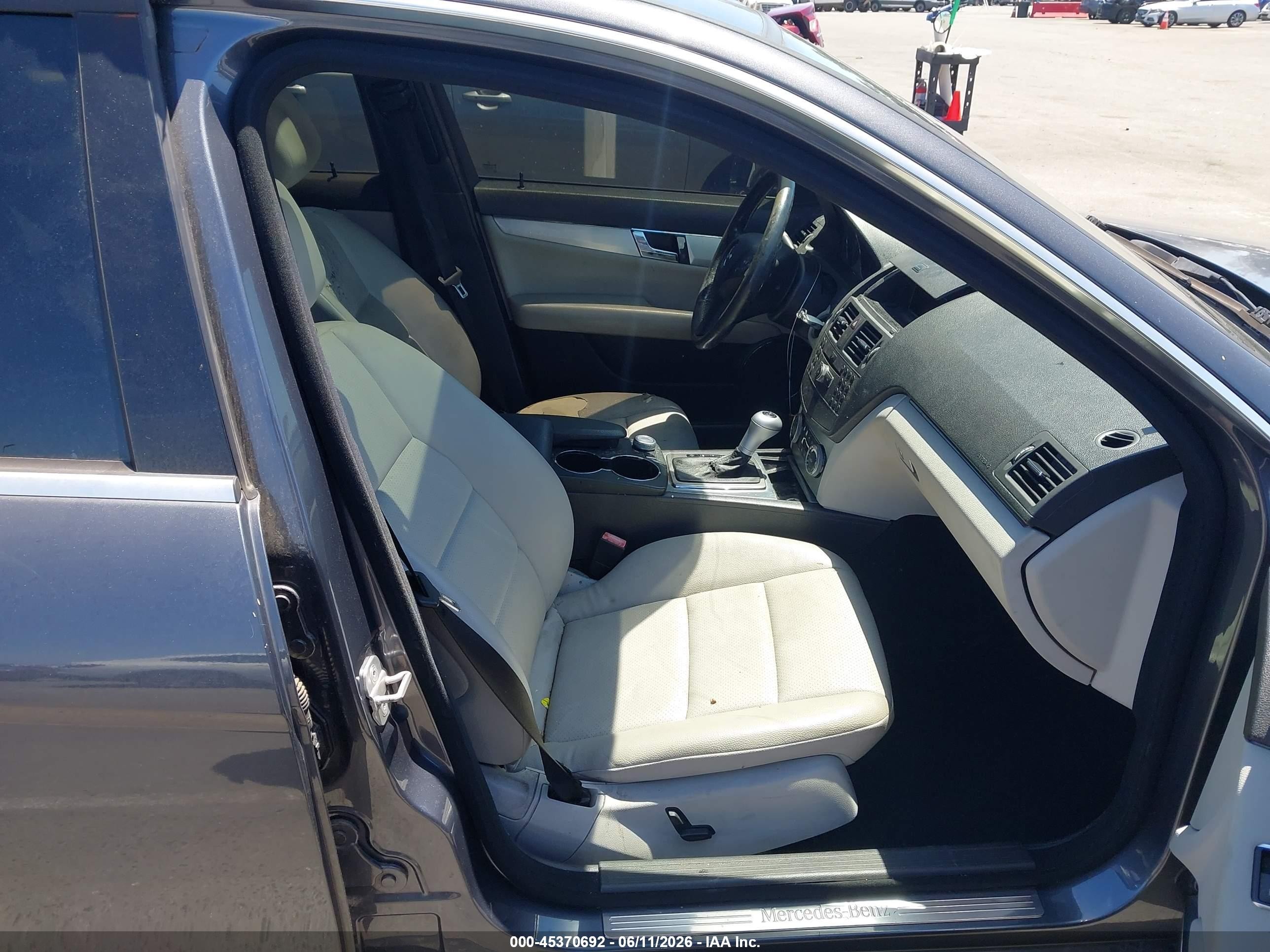2011 Mercedes-benz C 300 Sport Gray vin: WDDGF5EBXBR172920