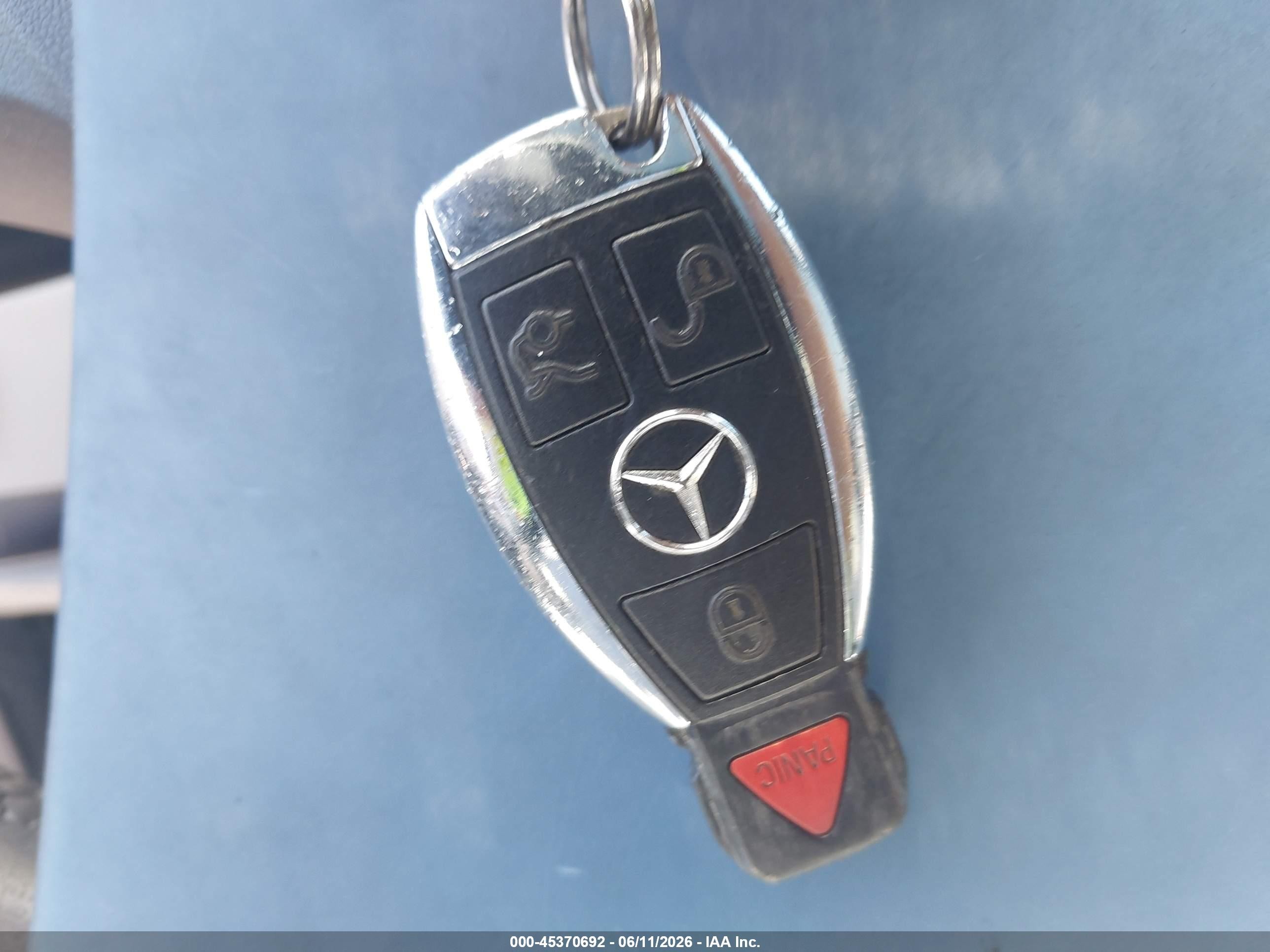2011 Mercedes-benz C 300 Sport Gray vin: WDDGF5EBXBR172920