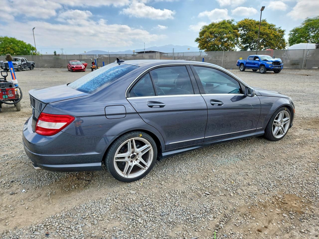 2011 Mercedes-benz C 300 Silver vin: WDDGF5EBXBR174151