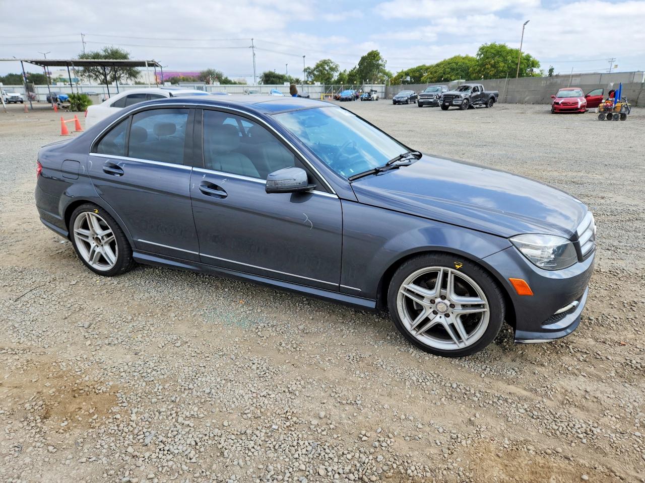 2011 Mercedes-benz C 300 Silver vin: WDDGF5EBXBR174151