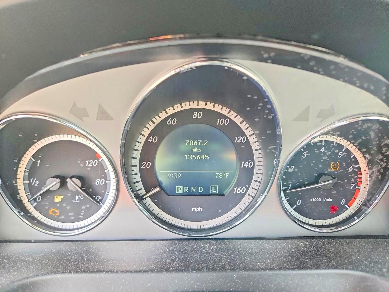 2011 Mercedes-benz C 300 Silver vin: WDDGF5EBXBR174151
