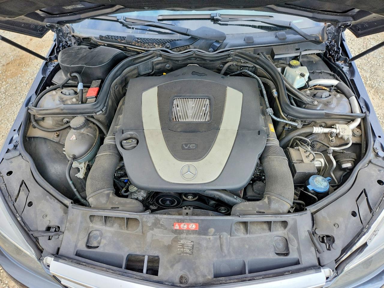 2011 Mercedes-benz C 300 Silver vin: WDDGF5EBXBR174151