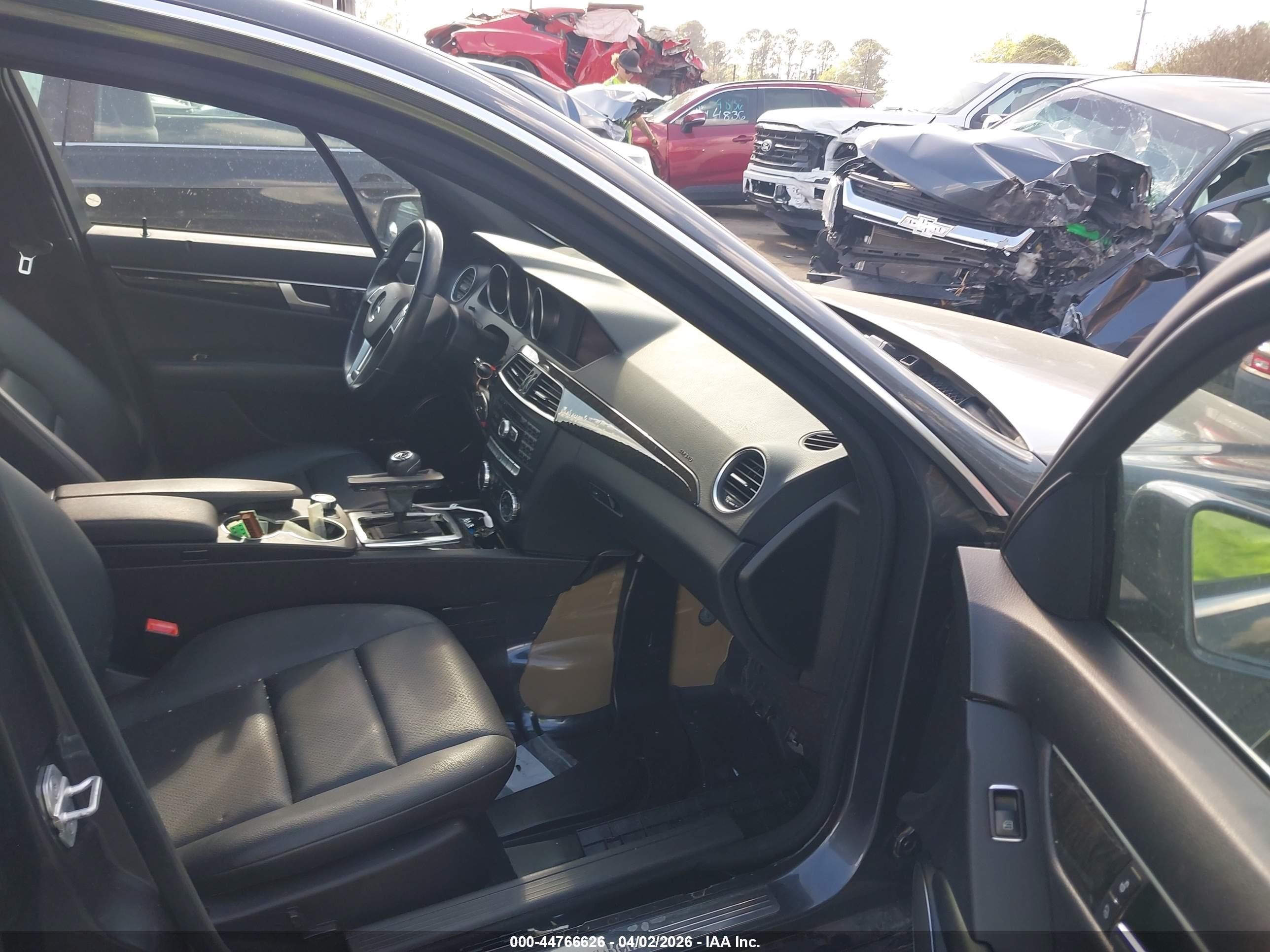 2014 Mercedes-benz C 350 Sport Серый vin: WDDGF5HB0ER295688