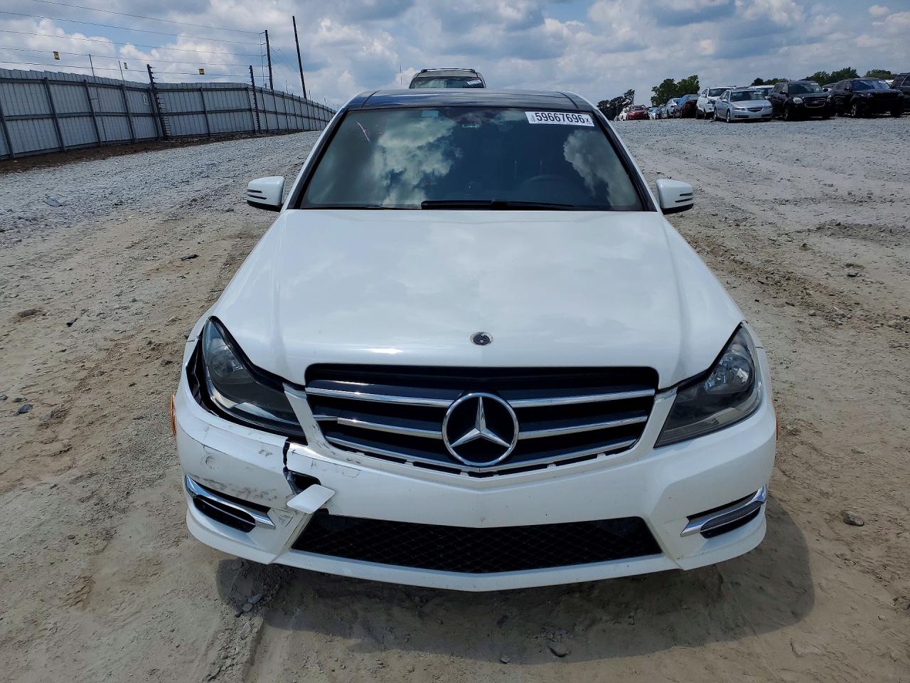 2014 Mercedes-benz C 350 White vin: WDDGF5HB1EA913972