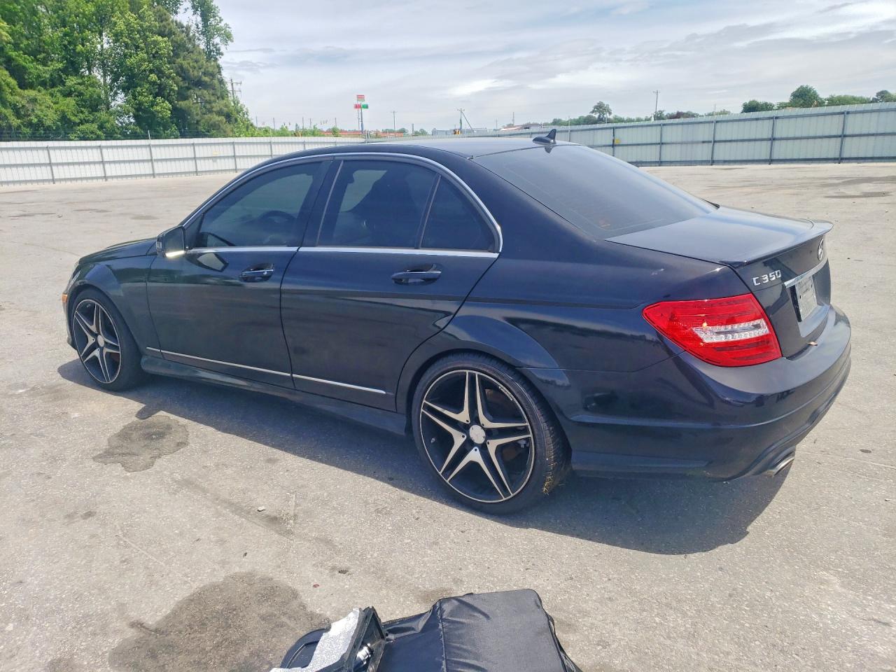 2013 Mercedes-benz C 350 Черный vin: WDDGF5HB2DA849522