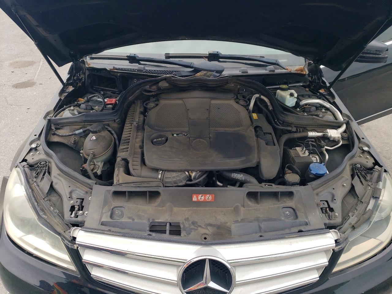 2013 Mercedes-benz C 350 Черный vin: WDDGF5HB2DA849522