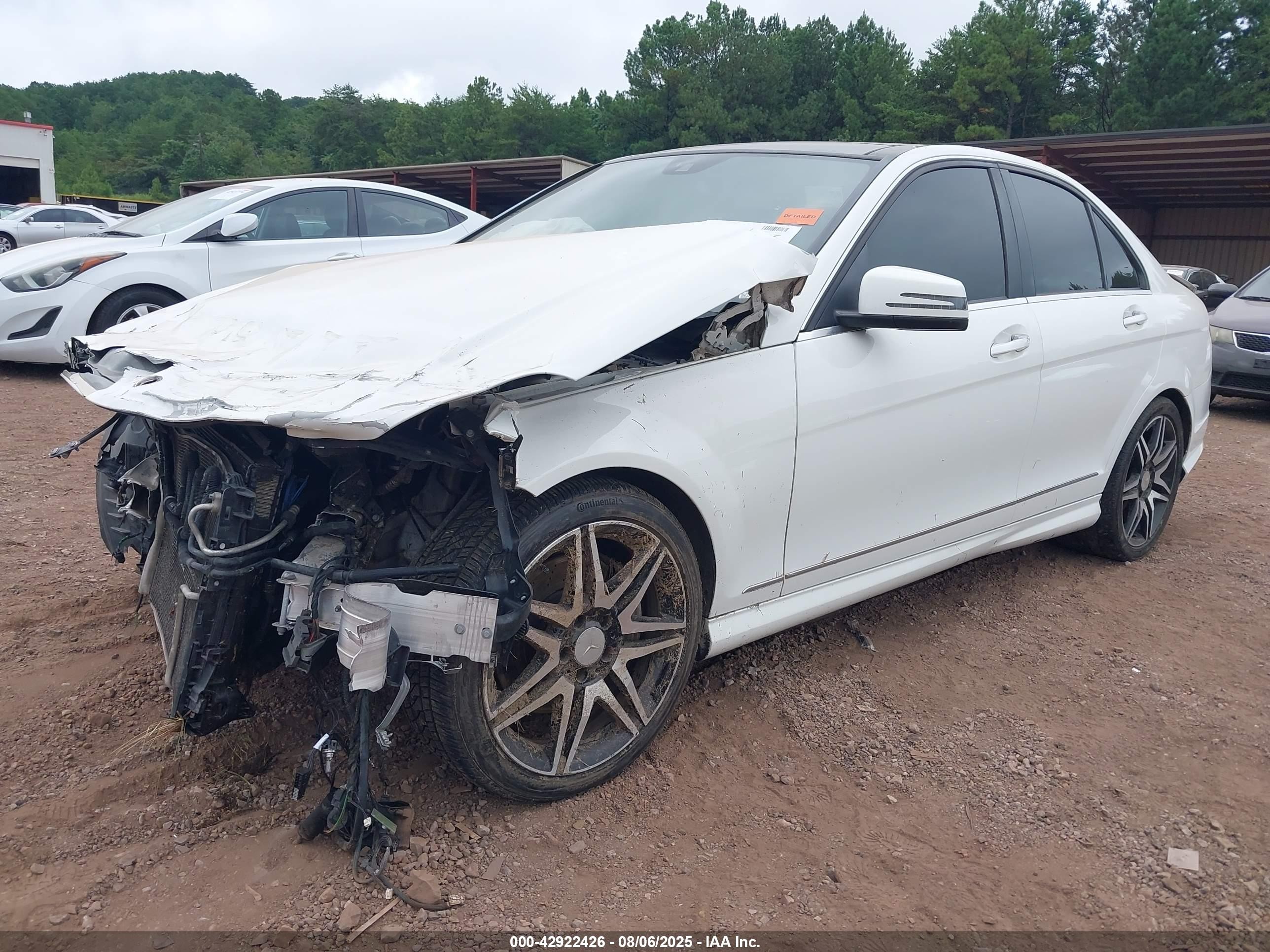 2013 Mercedes-benz C 350 Sport White vin: WDDGF5HB4DA834763