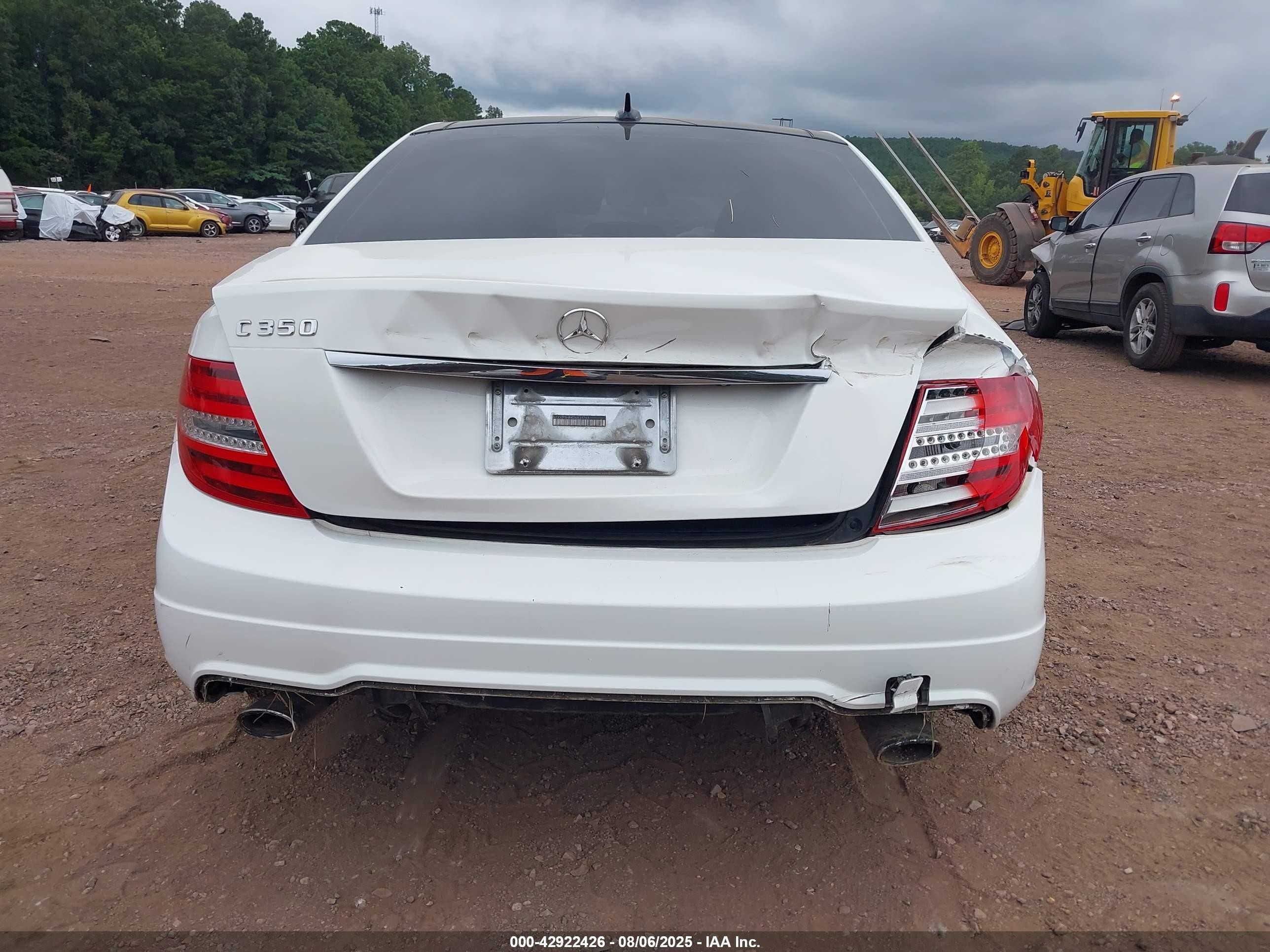 2013 Mercedes-benz C 350 Sport White vin: WDDGF5HB4DA834763