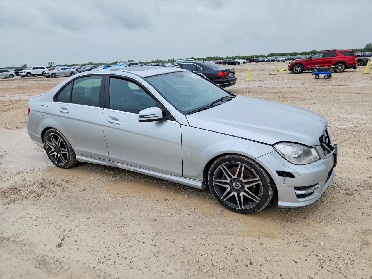 2013 Mercedes-benz C 350 Серебряный vin: WDDGF5HB5DA802534