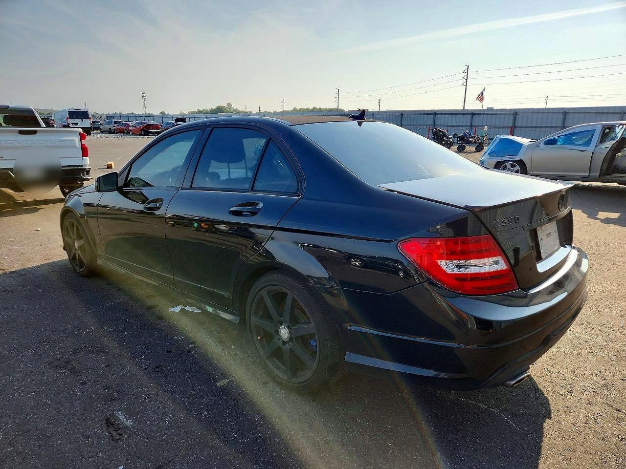 2013 Mercedes-benz C 350 Черный vin: WDDGF5HB5DA854326