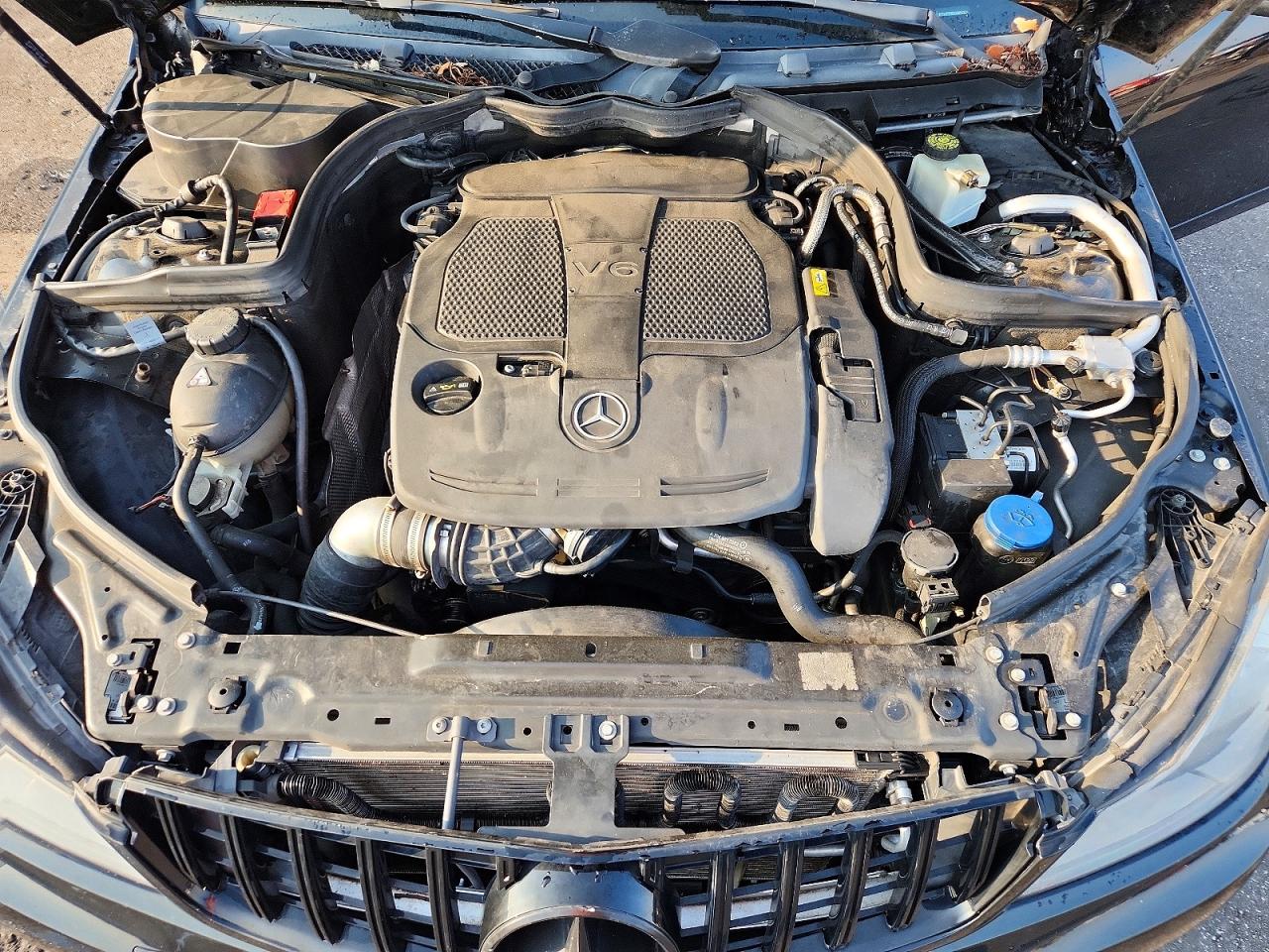 2013 Mercedes-benz C 350 Черный vin: WDDGF5HB5DA854326