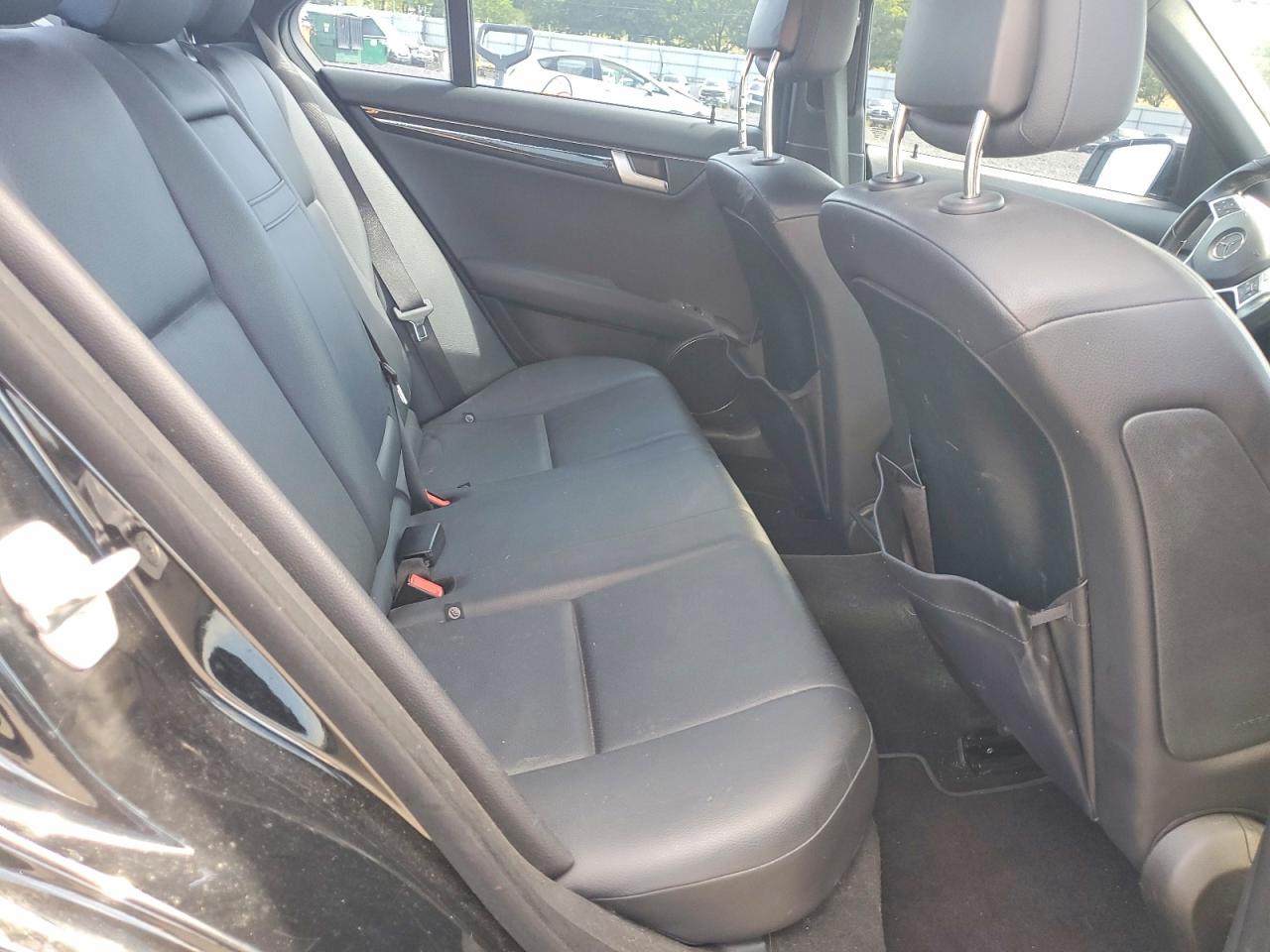 2013 Mercedes-benz C 350 Black vin: WDDGF5HB5DA873815