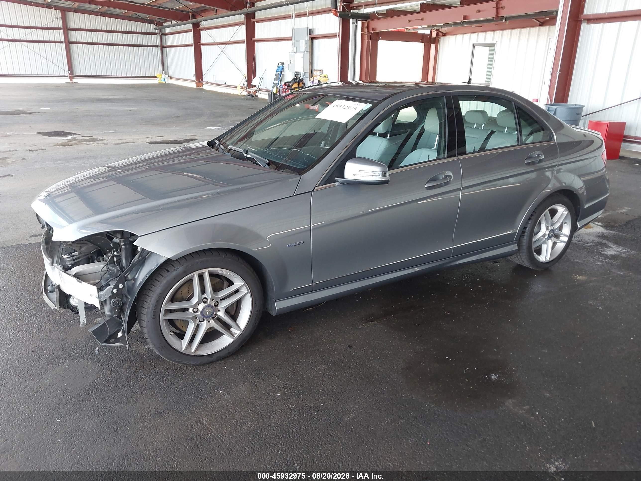 2012 Mercedes-benz C 350 Sport Серый vin: WDDGF5HB6CR228008