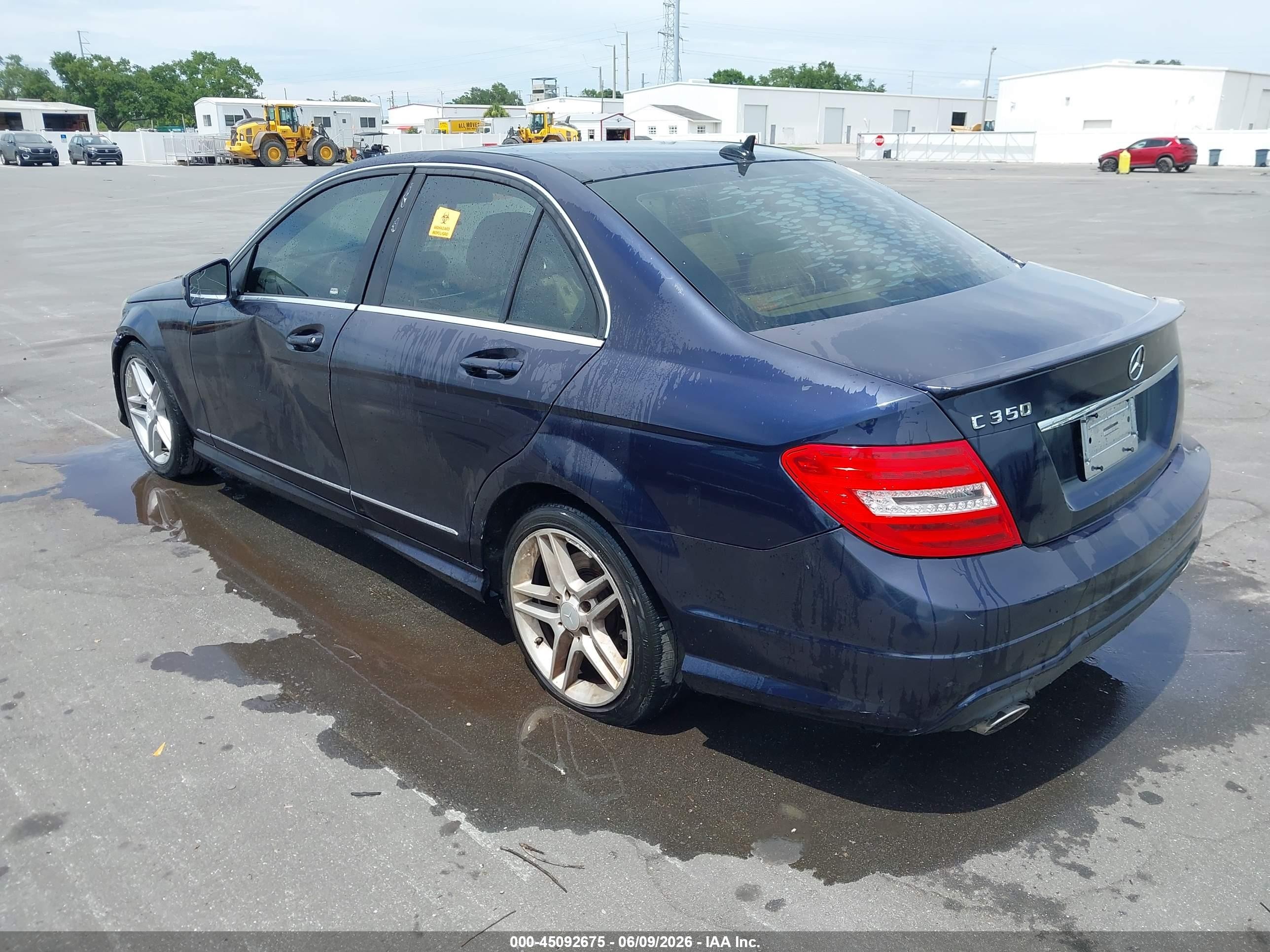 2013 Mercedes-benz C 350 Sport Синий vin: WDDGF5HB8DA817352