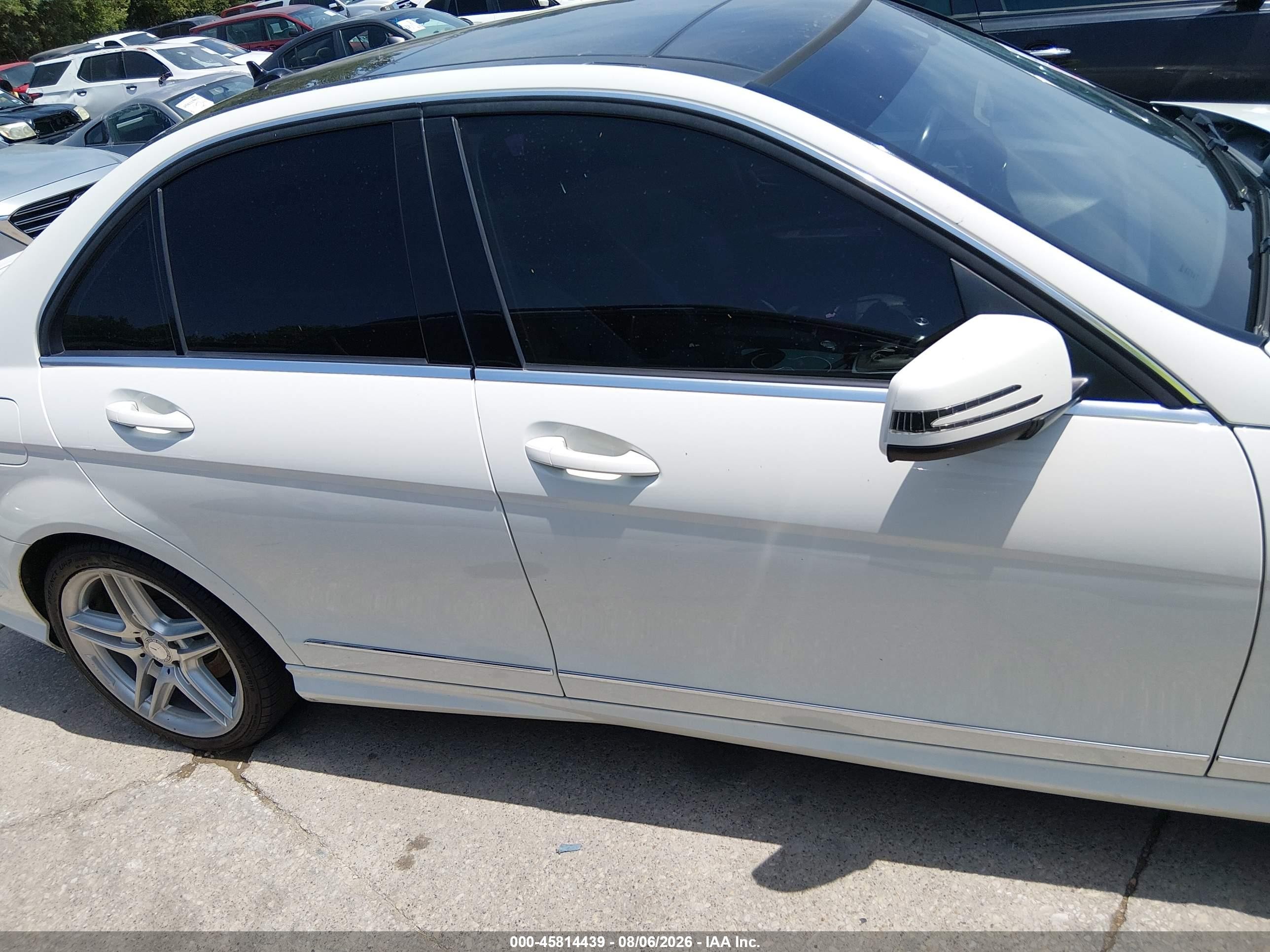 2012 Mercedes-benz C 350 Sport White vin: WDDGF5HBXCR239111