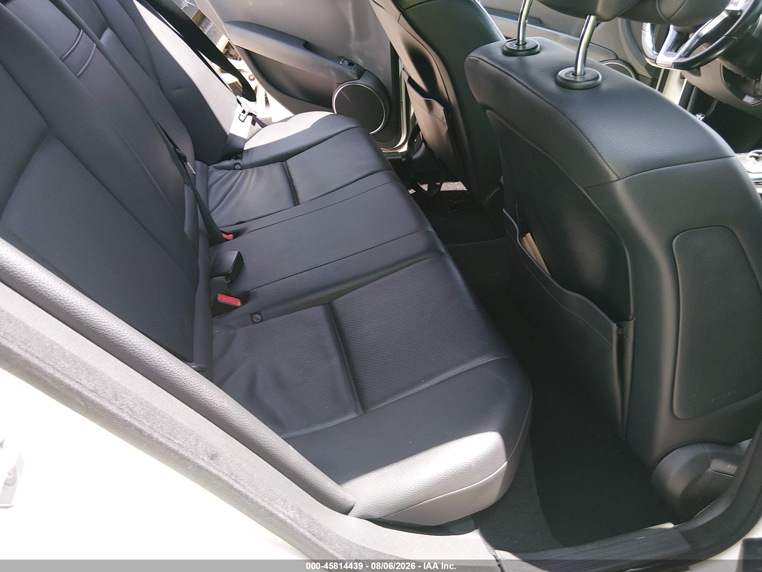 2012 Mercedes-benz C 350 Sport White vin: WDDGF5HBXCR239111