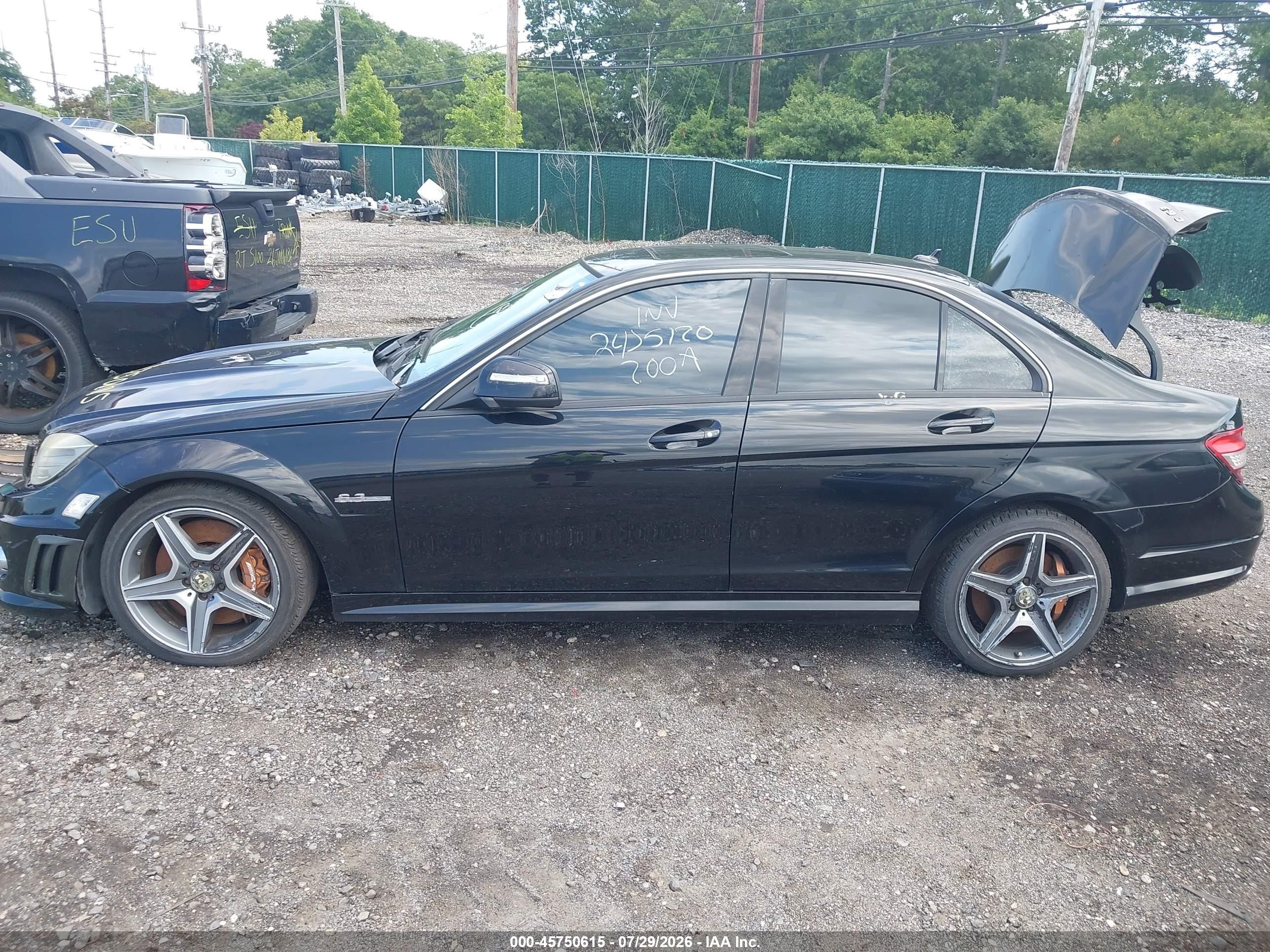 2009 Mercedes-benz C 63 Amg   Black vin: WDDGF77X39F302102