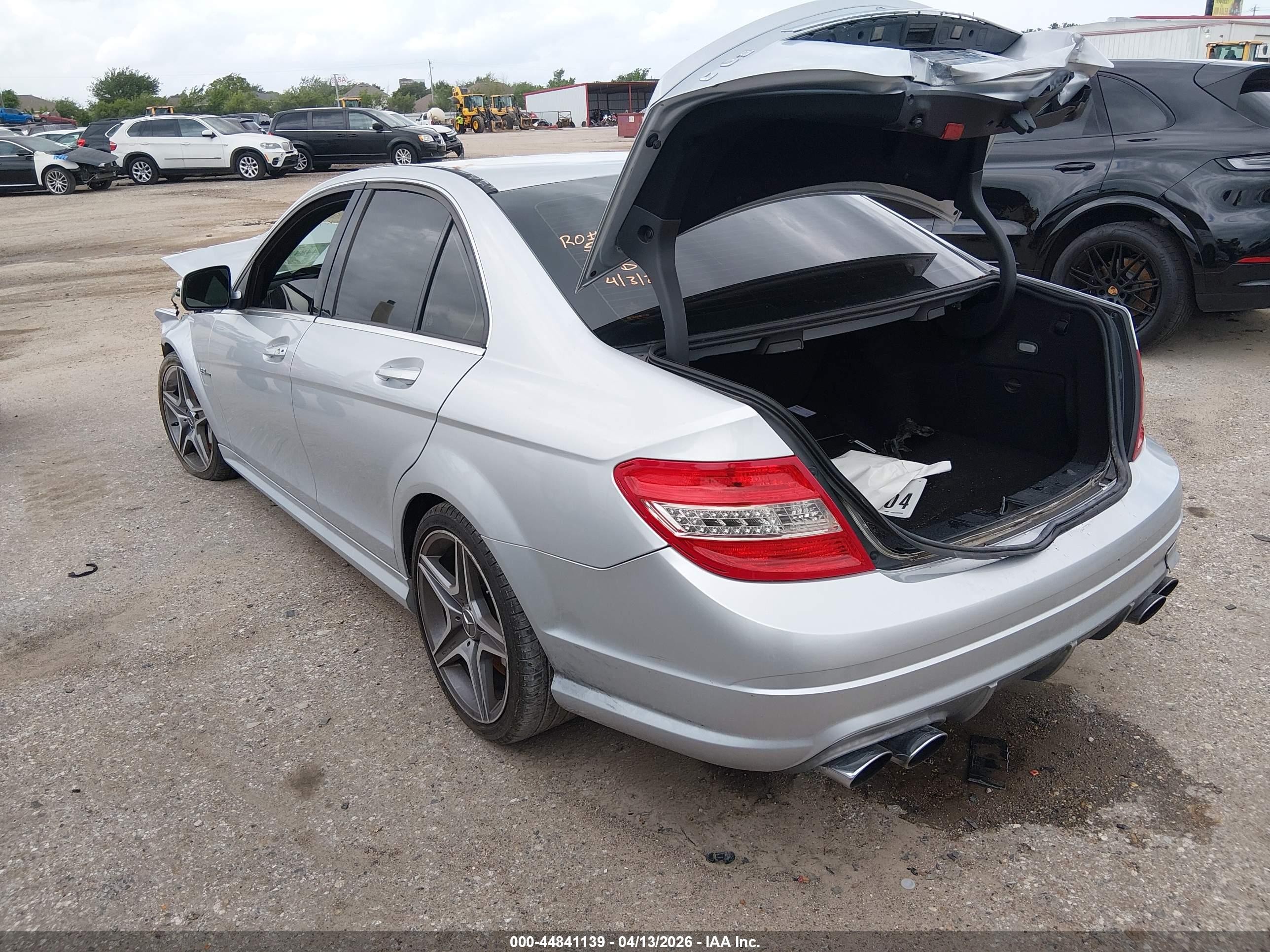2009 Mercedes-benz C 63 Amg   Silver vin: WDDGF77X99F220438