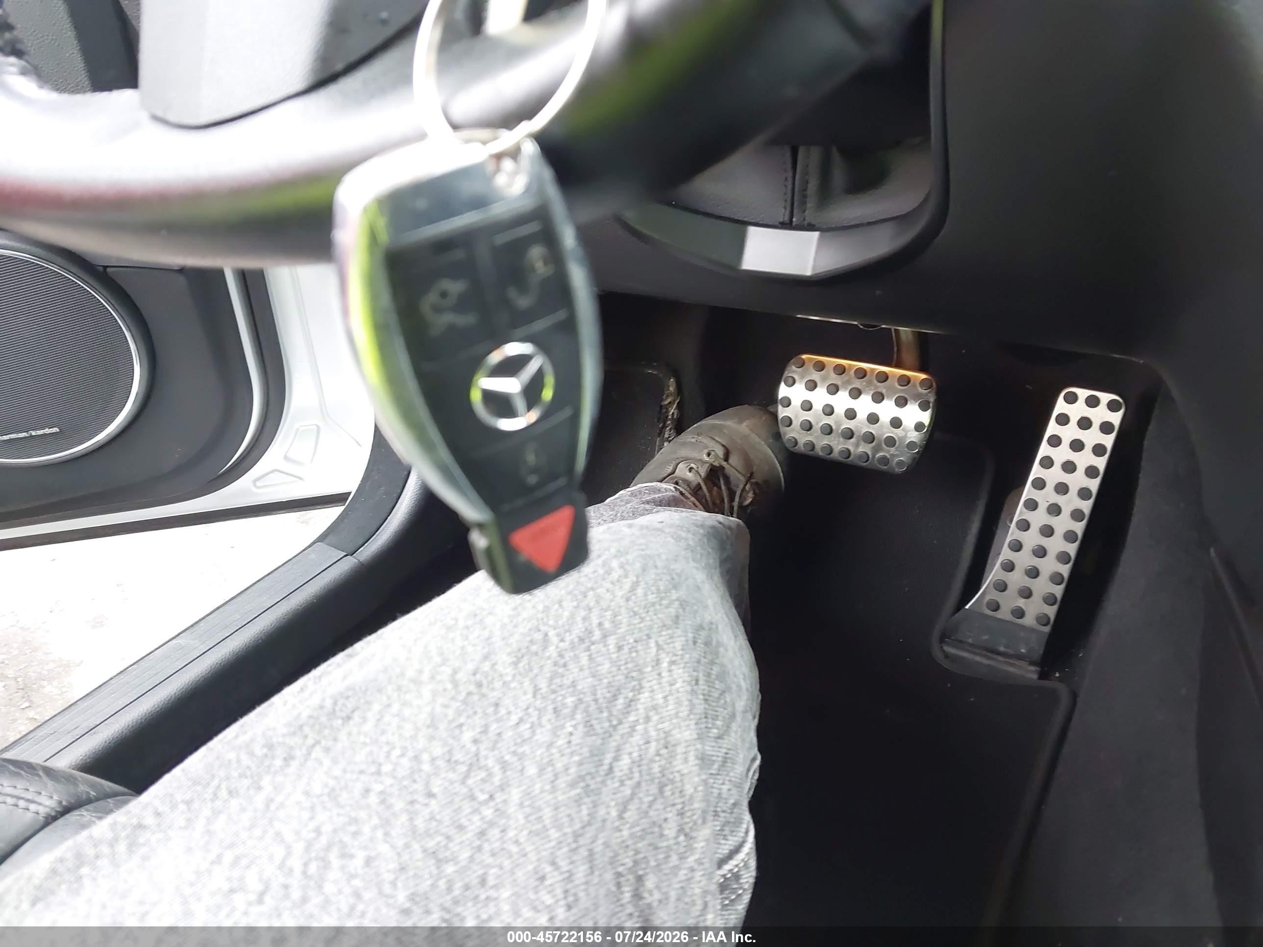 2010 Mercedes-benz C 63 Amg   Silver vin: WDDGF7HB0AF444138